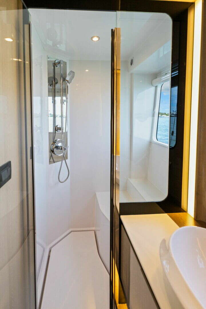 2026 Cruisers Yachts 57 FLY - Image 25