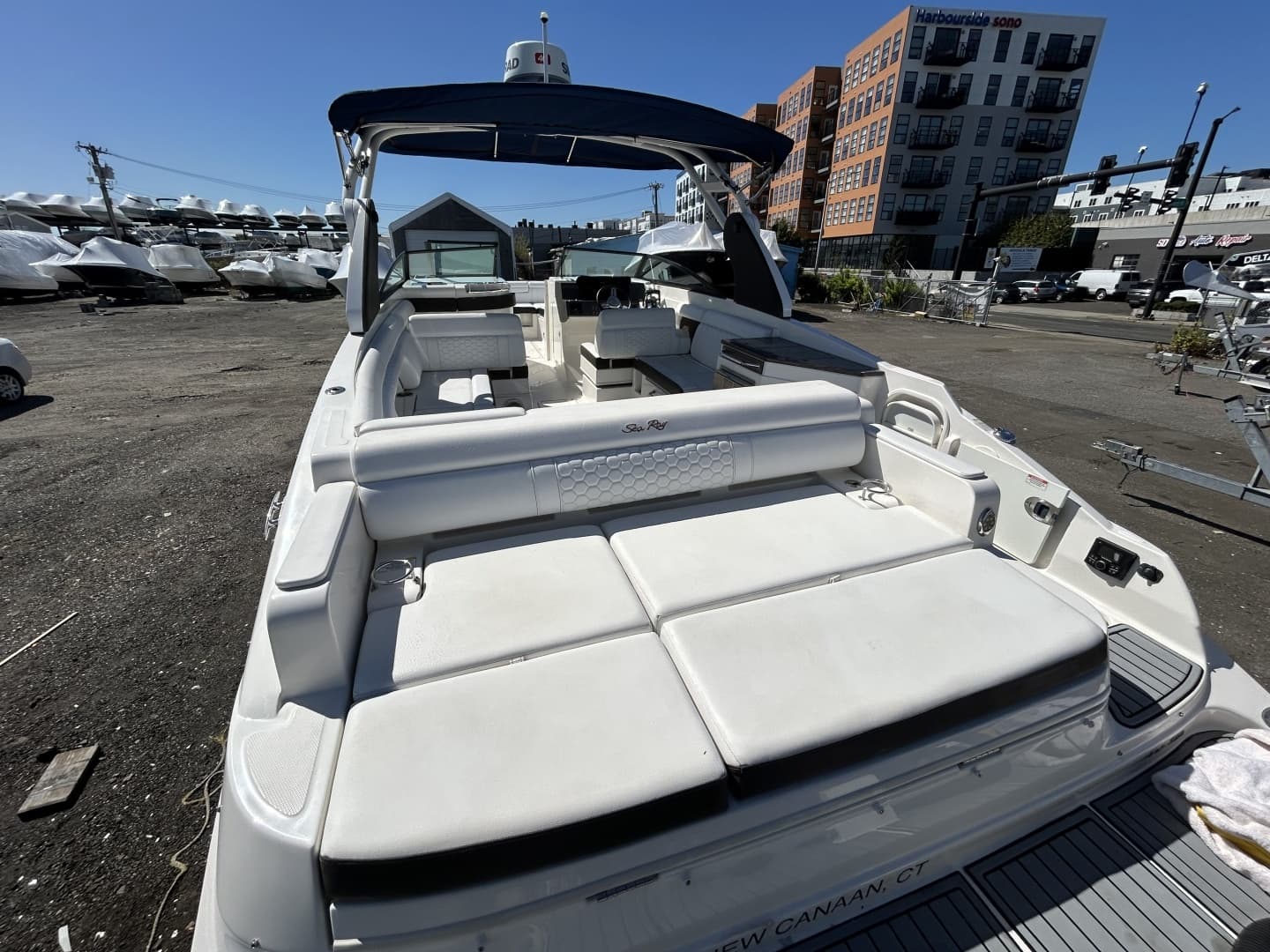 2018 Sea Ray SDX 290 Outboard - Image 2