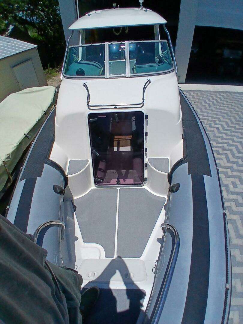 2002 Protector 28 Targa - Image 8
