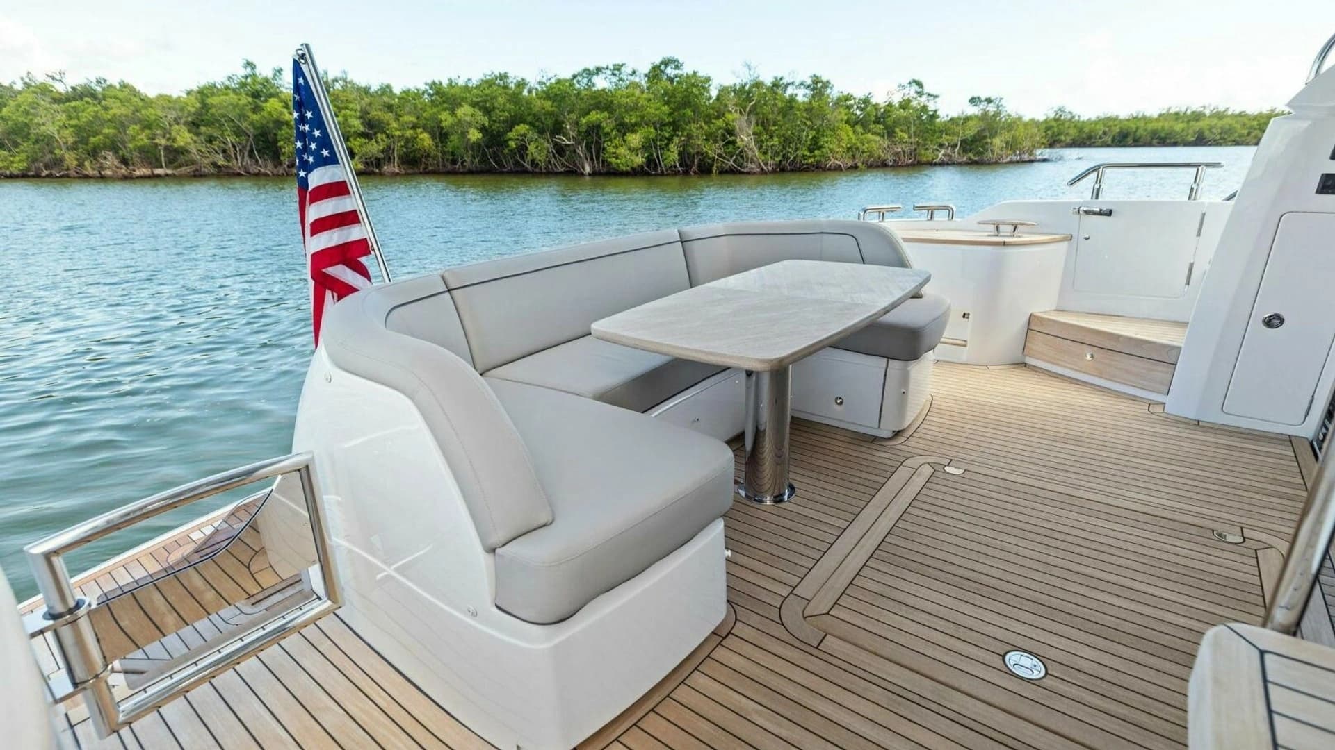 2025 Princess F50 Flybridge - Image 34