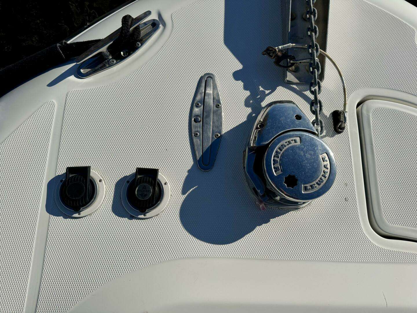 2004 Hydra-Sports Vector 3300 CC - Image 32