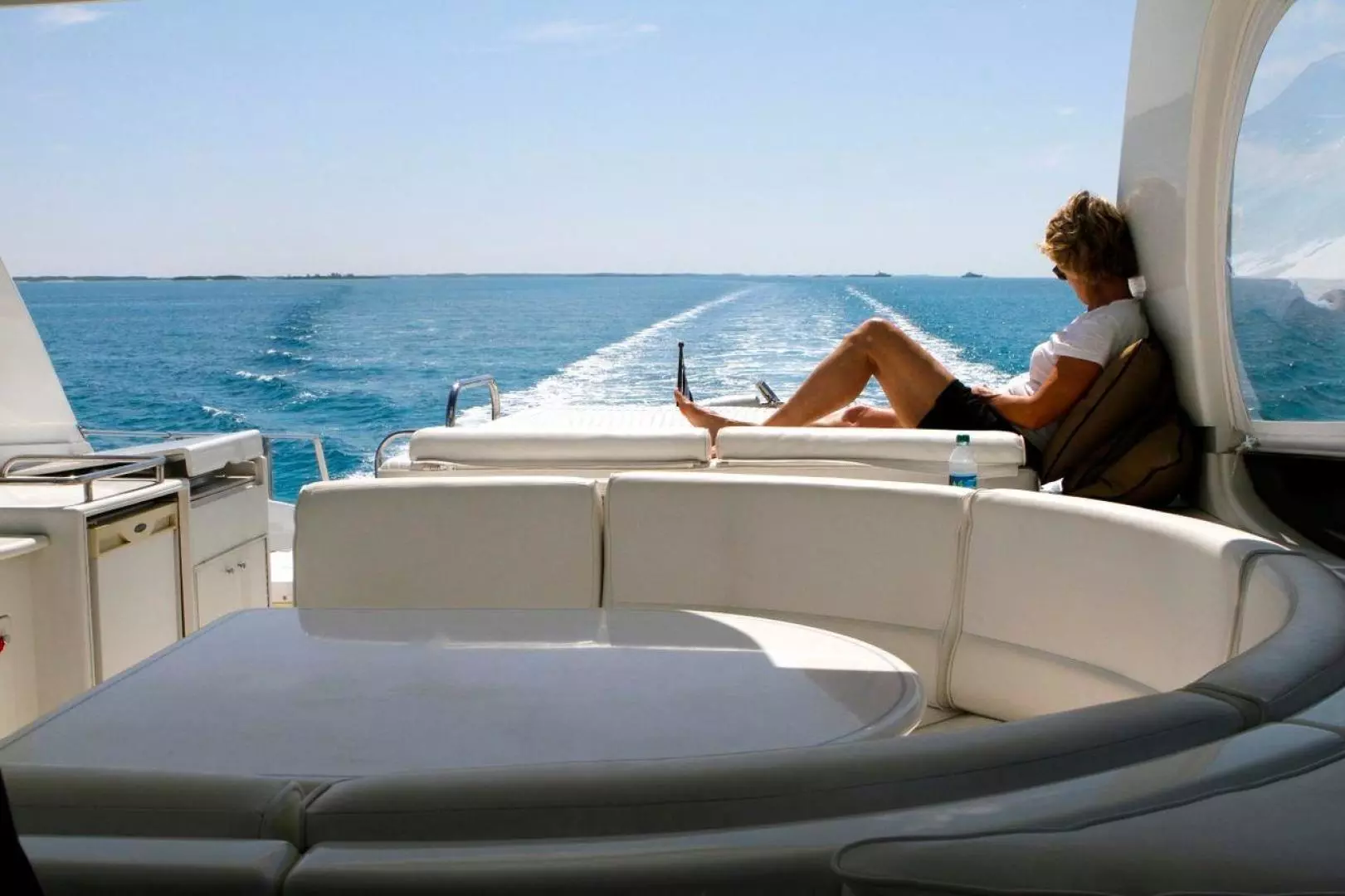 1996 Lazzara Yachts GRAND SALON - Image 18
