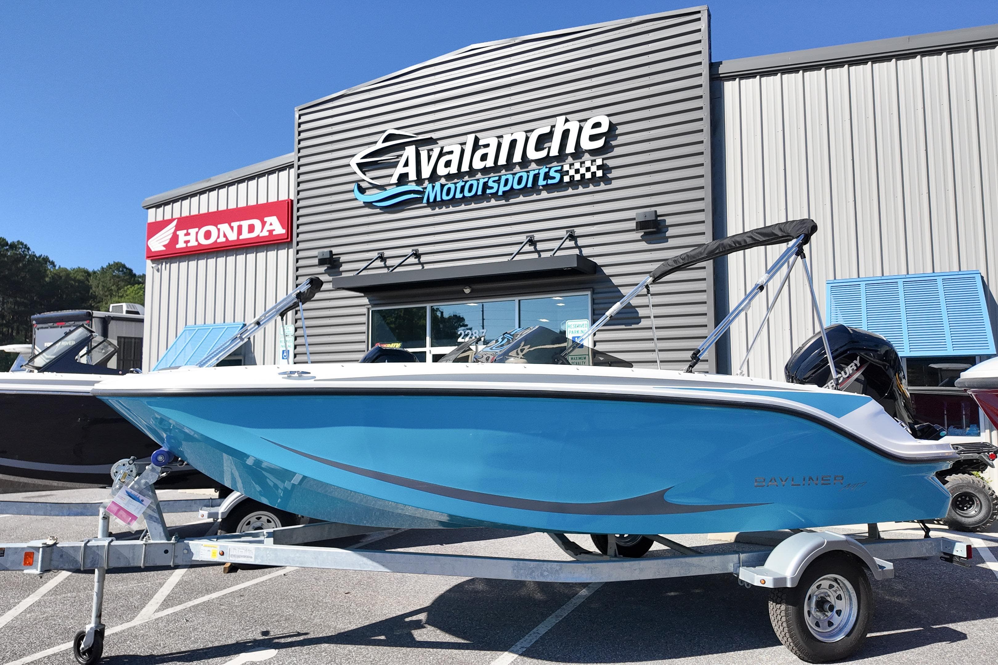 2026 Bayliner Element M17