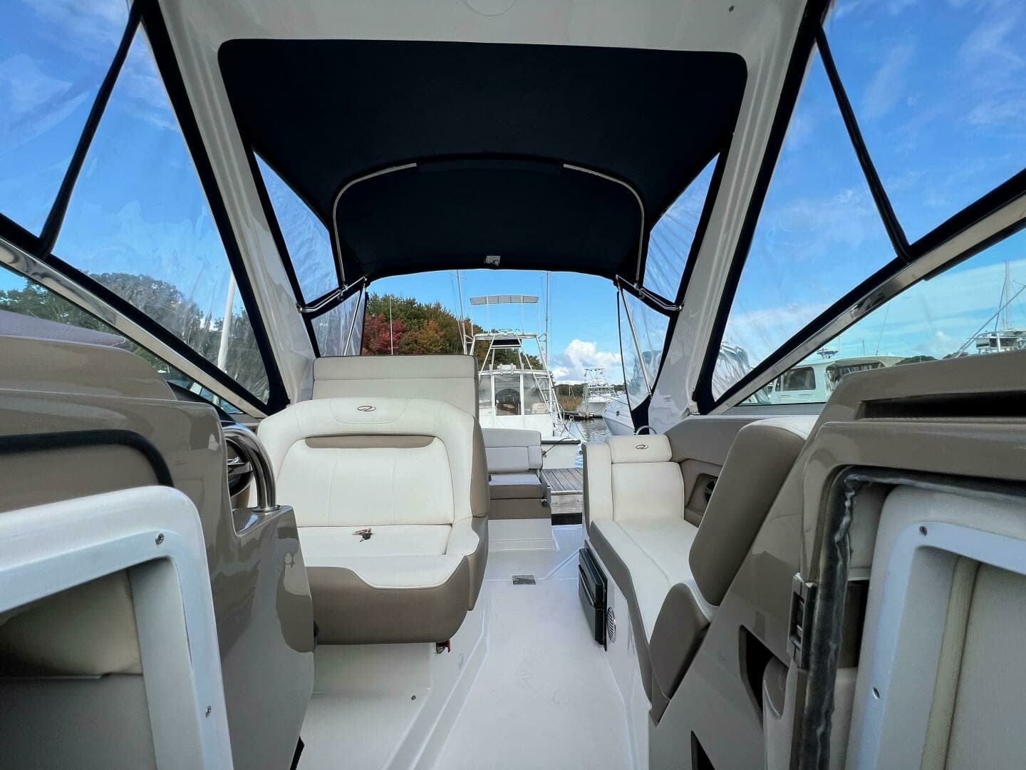 2017 Regal 28 Express - Image 11