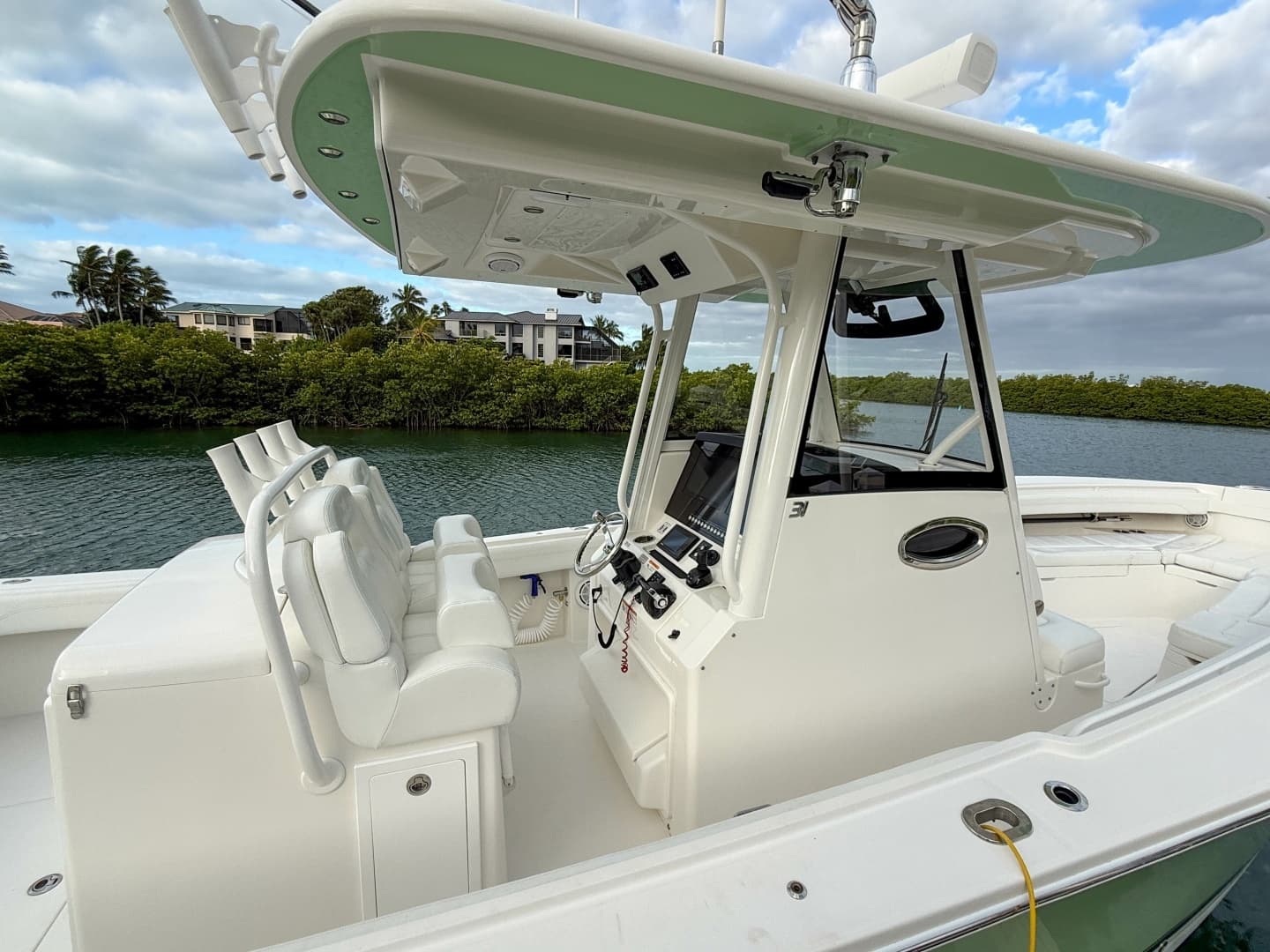 2020 Regulator 31 - Image 17