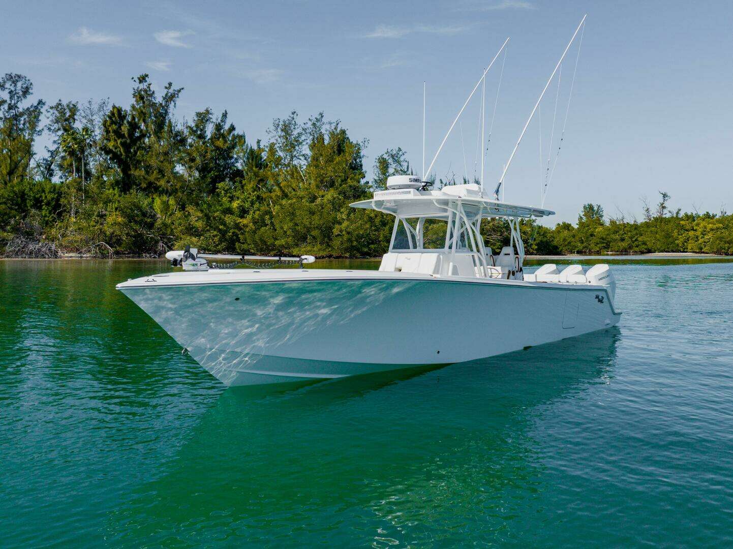 2025 SeaVee 370z - Image 2