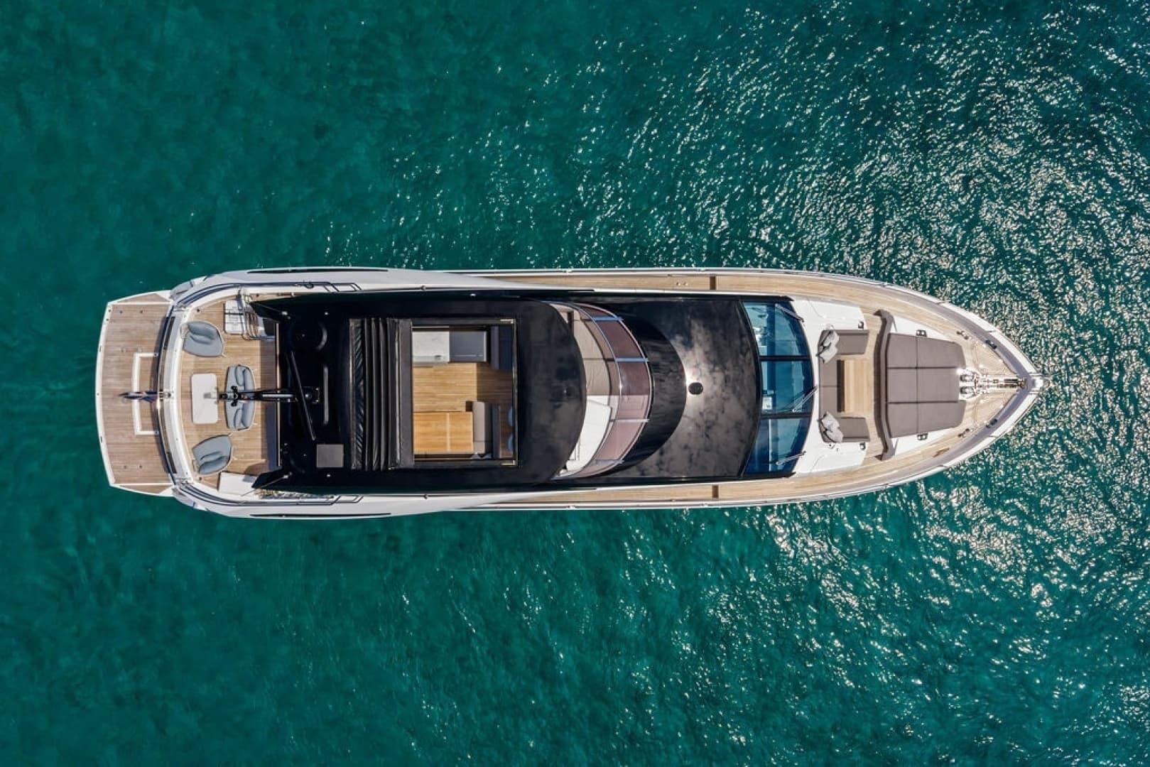2026 Sunseeker 88 Yacht - Image 8