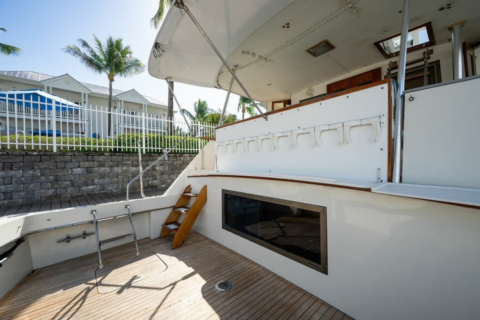 1979 Hatteras Yacht Fish - Image 11