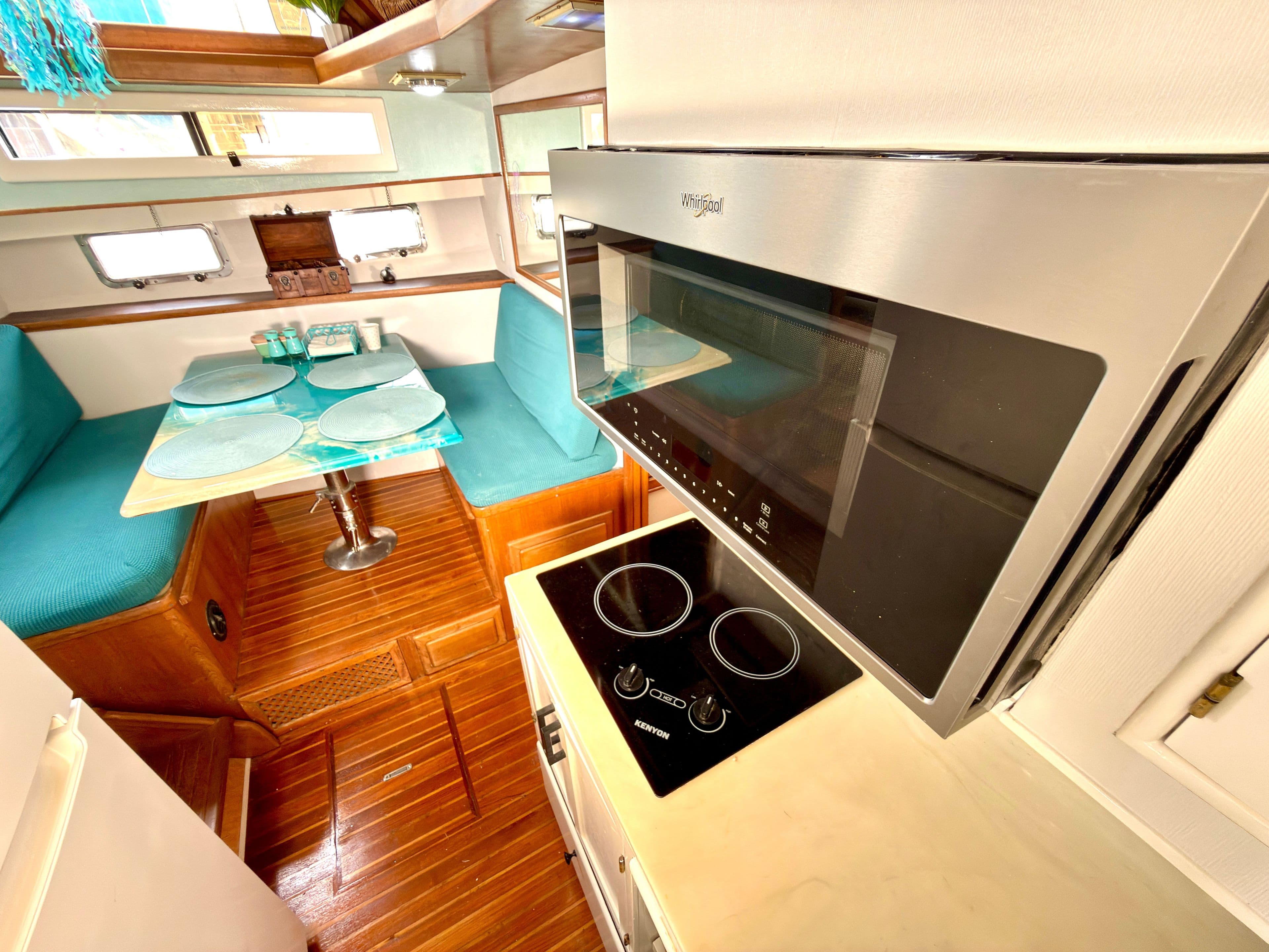 1987 CHB 46 Cockpit Motoryacht - 62