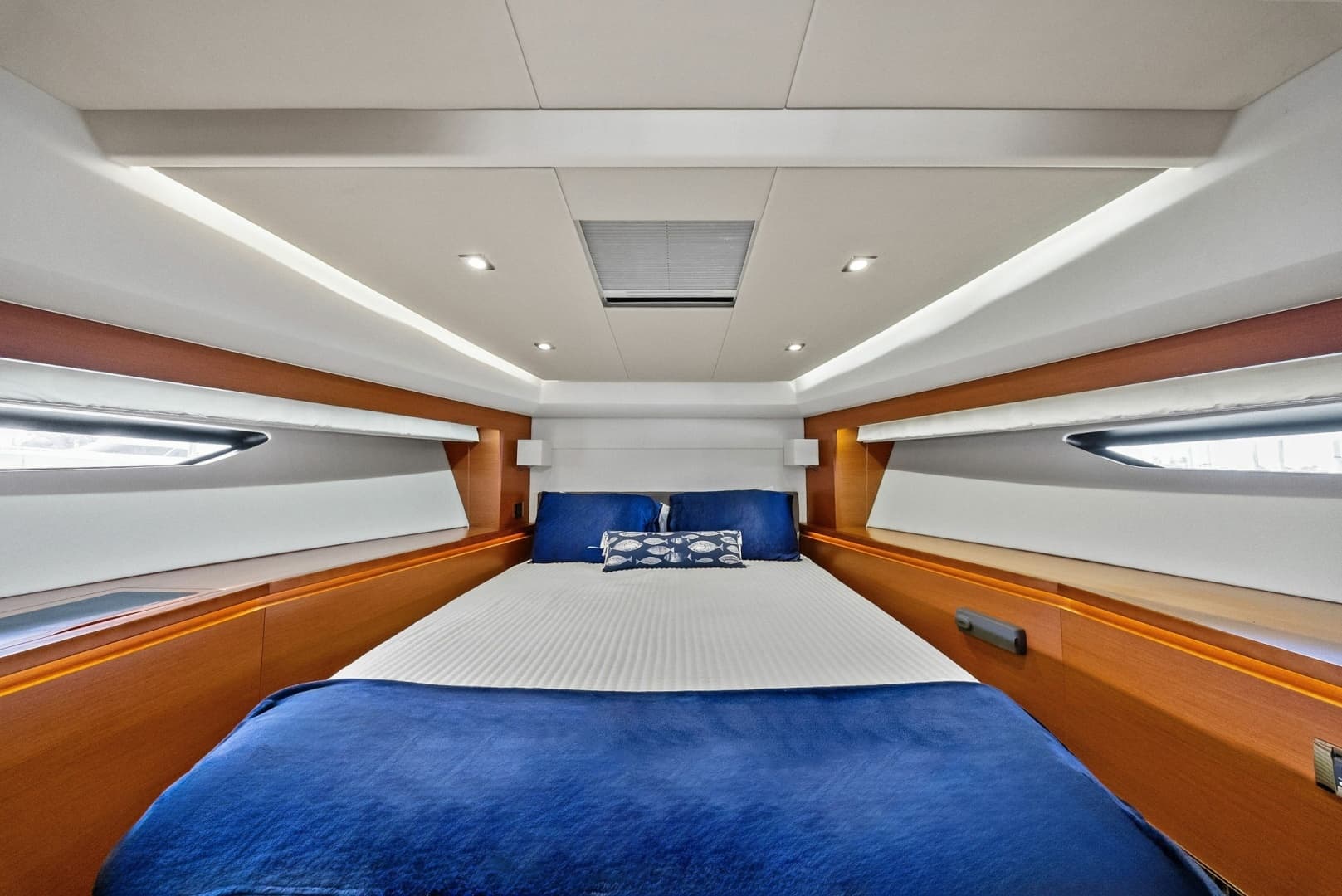 2015 Prestige 550 - Image 46