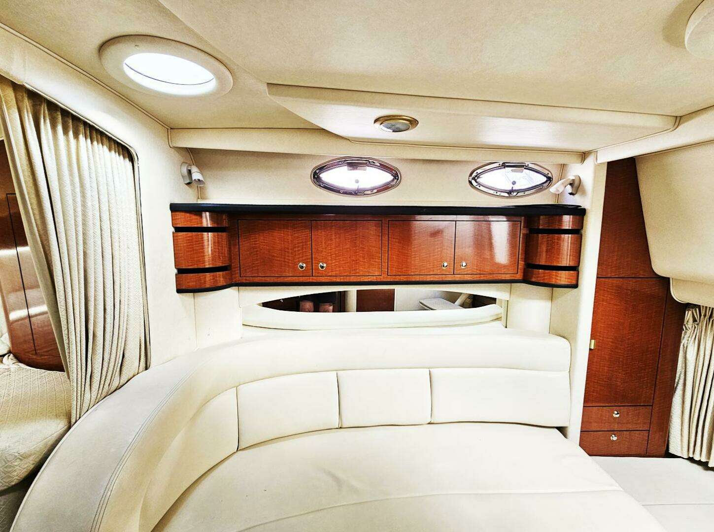 2004 Sea Ray 300 Sundancer - Image 17