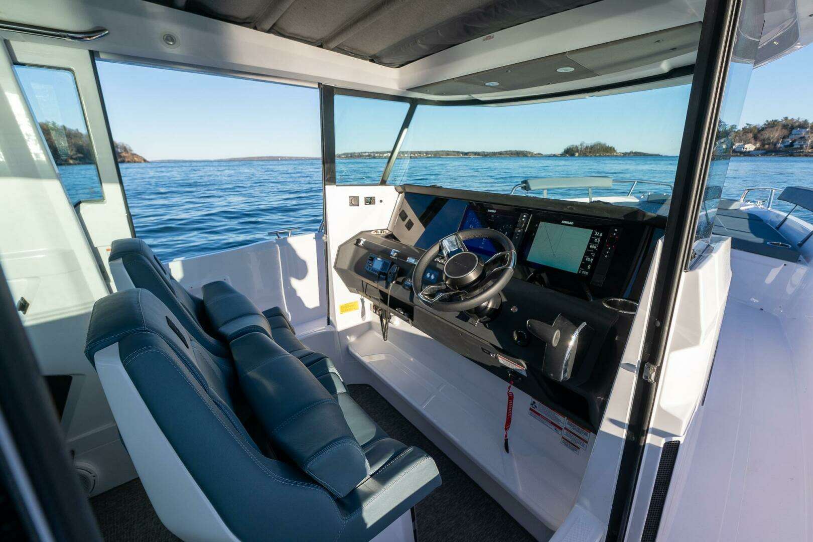2026 Axopar Cross Cabin - Image 19