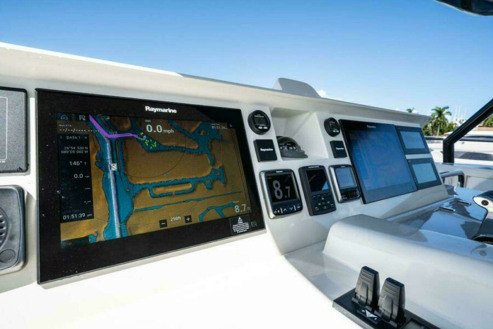 2015 Monte Carlo Yachts MCY86 - Image 43