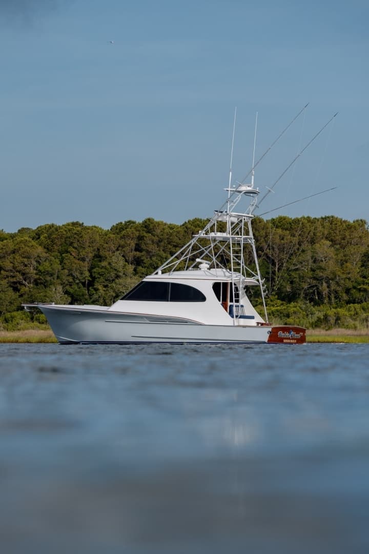 2015 Jarrett Bay Hardtop Express - Image 4