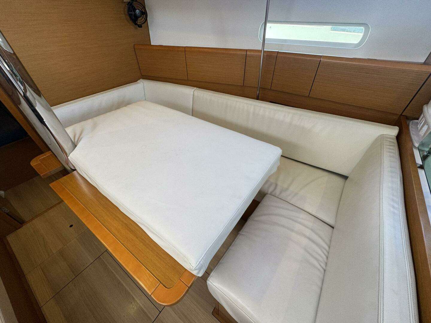 2018 Jeanneau Sun Odyssey 389 - Image 38