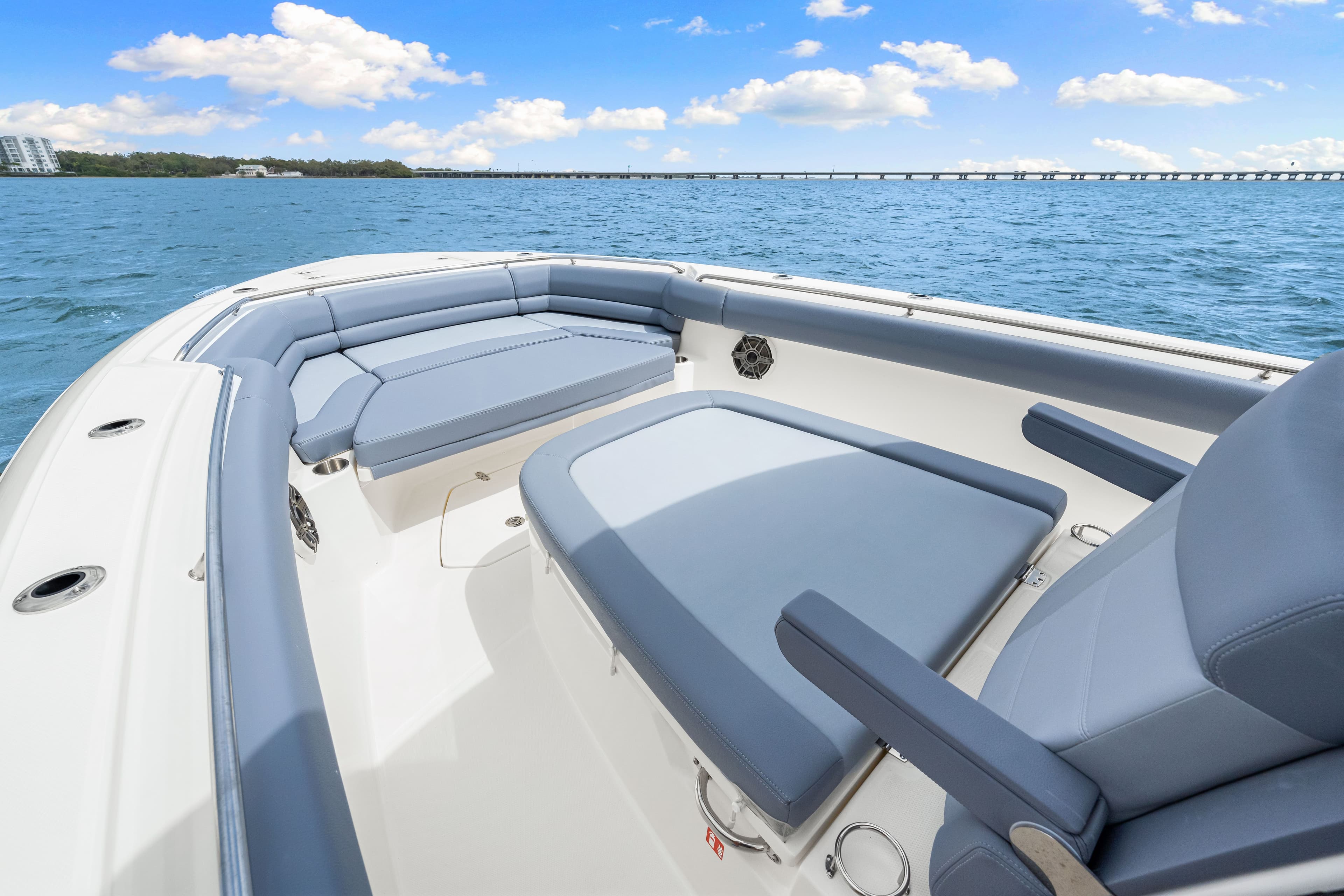 2026 Boston Whaler 330 Outrage - 30