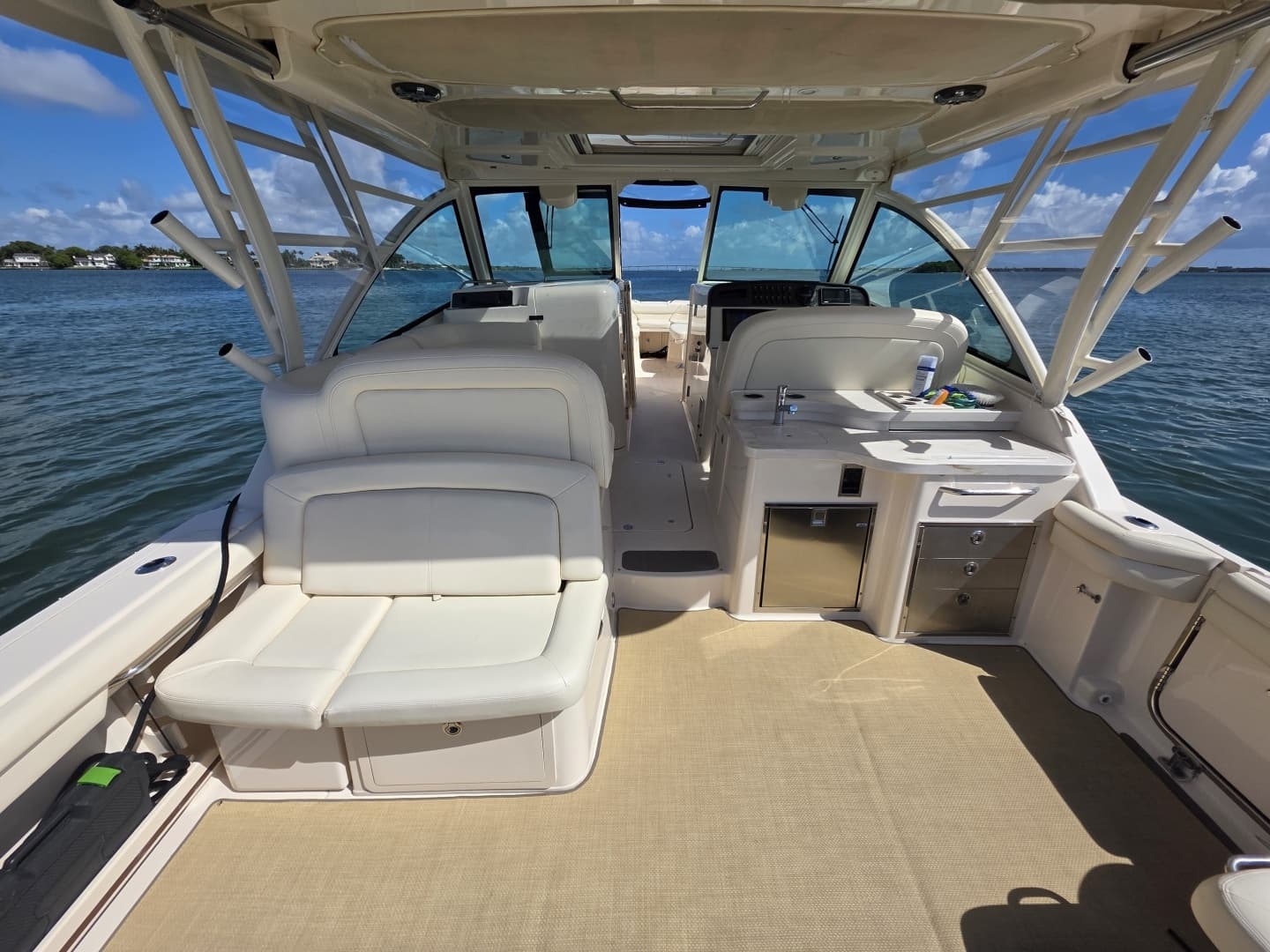 2019 Grady-White Freedom 375 - Image 12