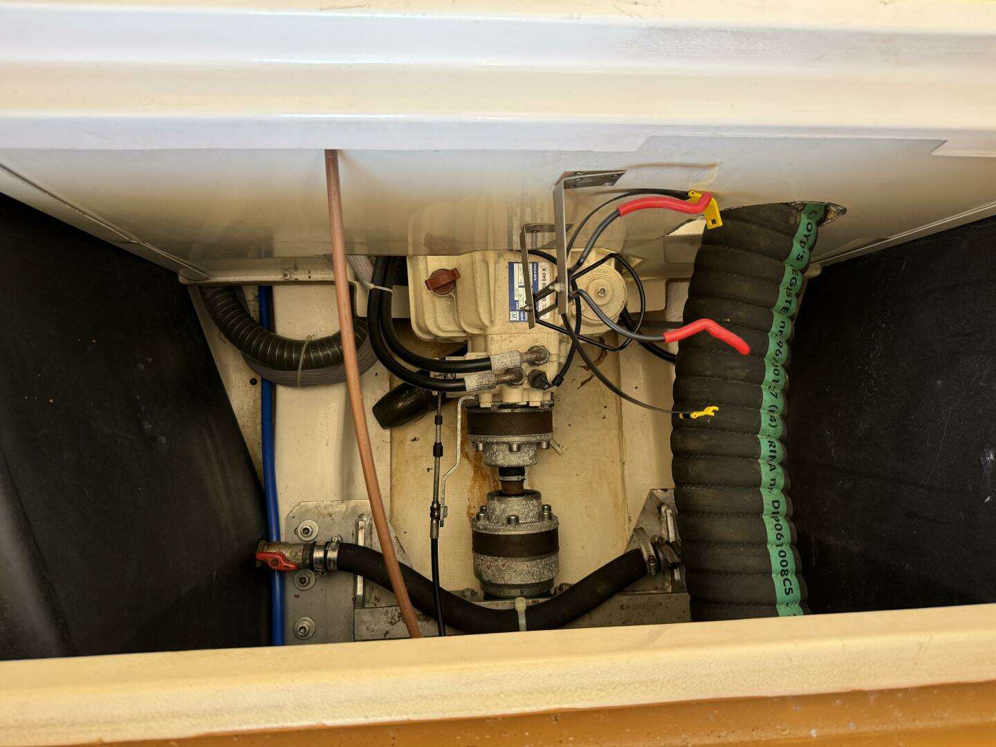 2013 Greenline 33 - Image 62