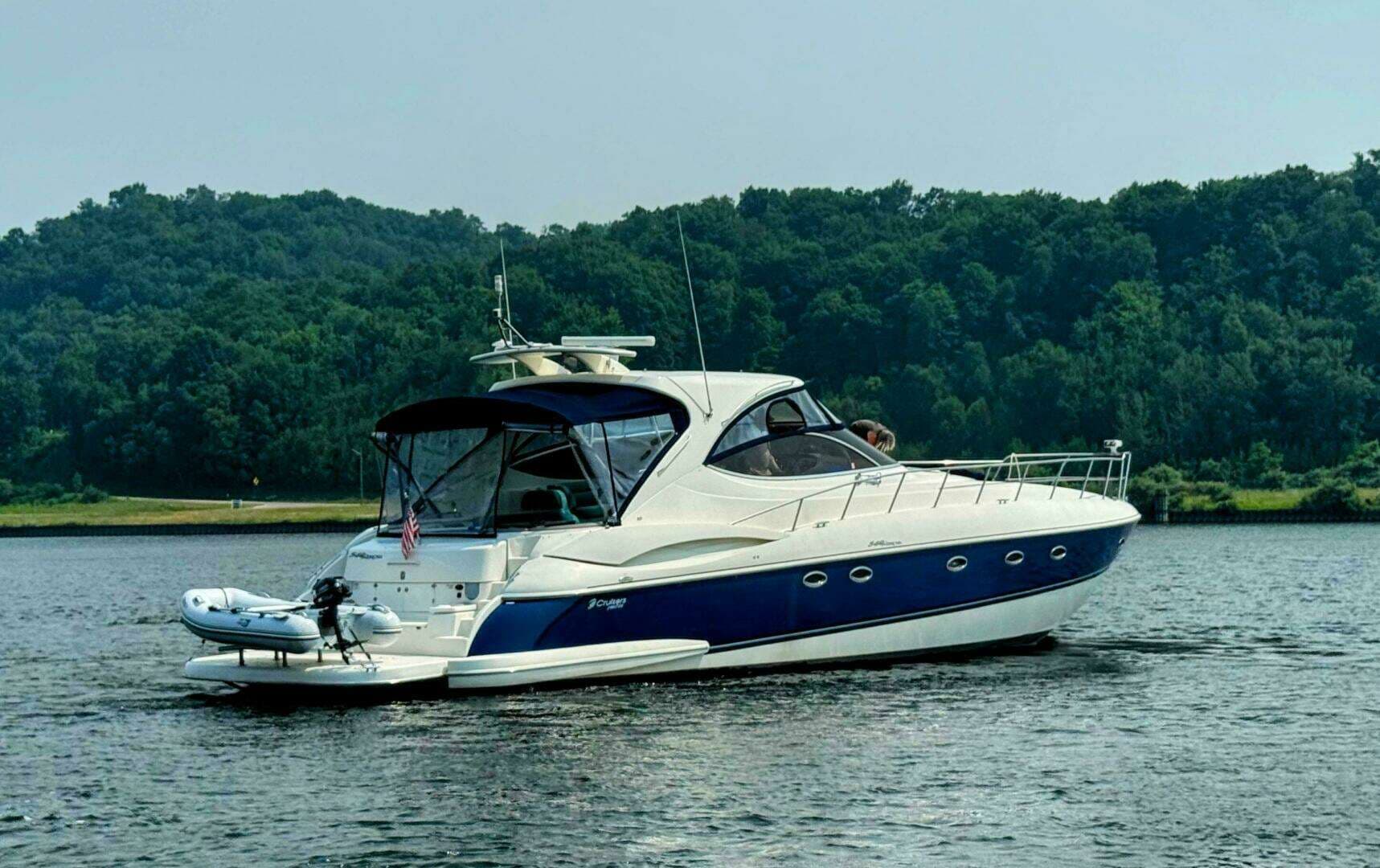 2005 Cruisers Yachts 540 Express - Image 7