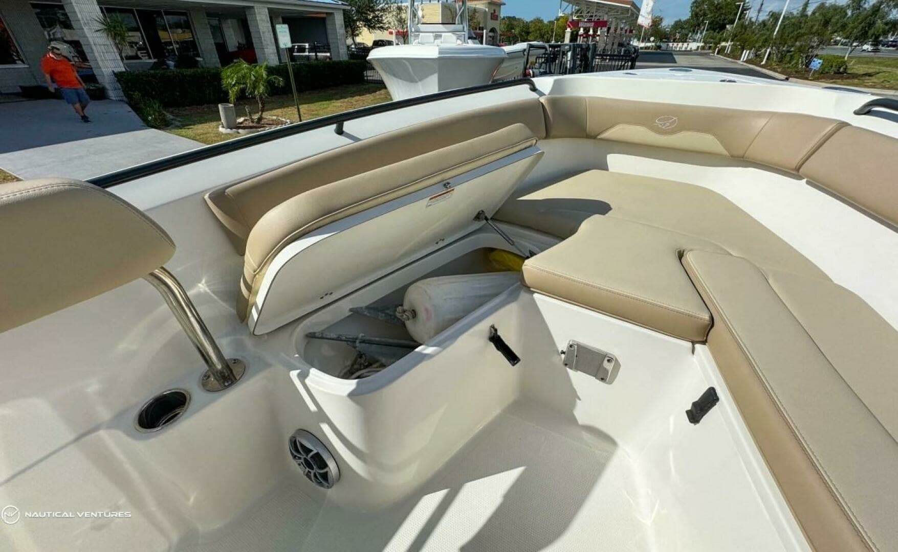 2019 Sailfish 220 CC - Image 8