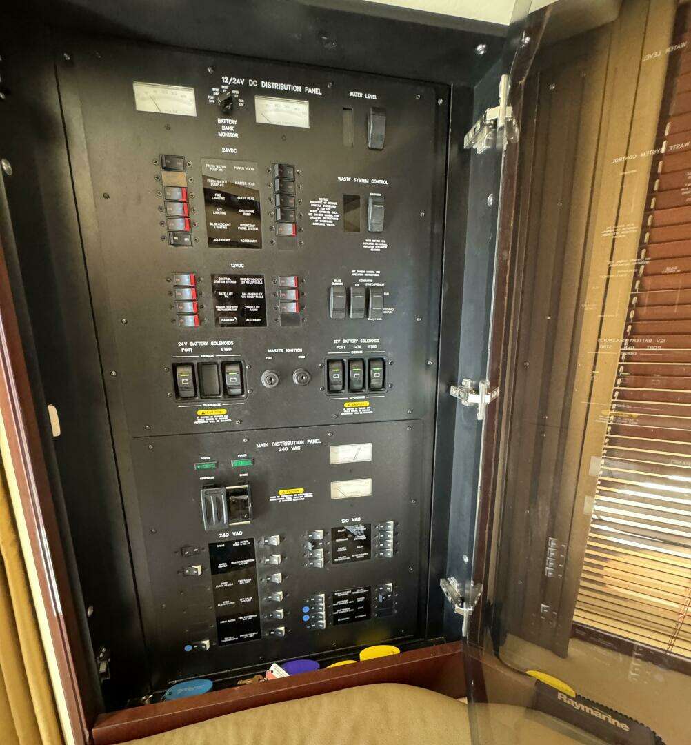 2007 Sea Ray 58 Sedan Bridge - Image 45