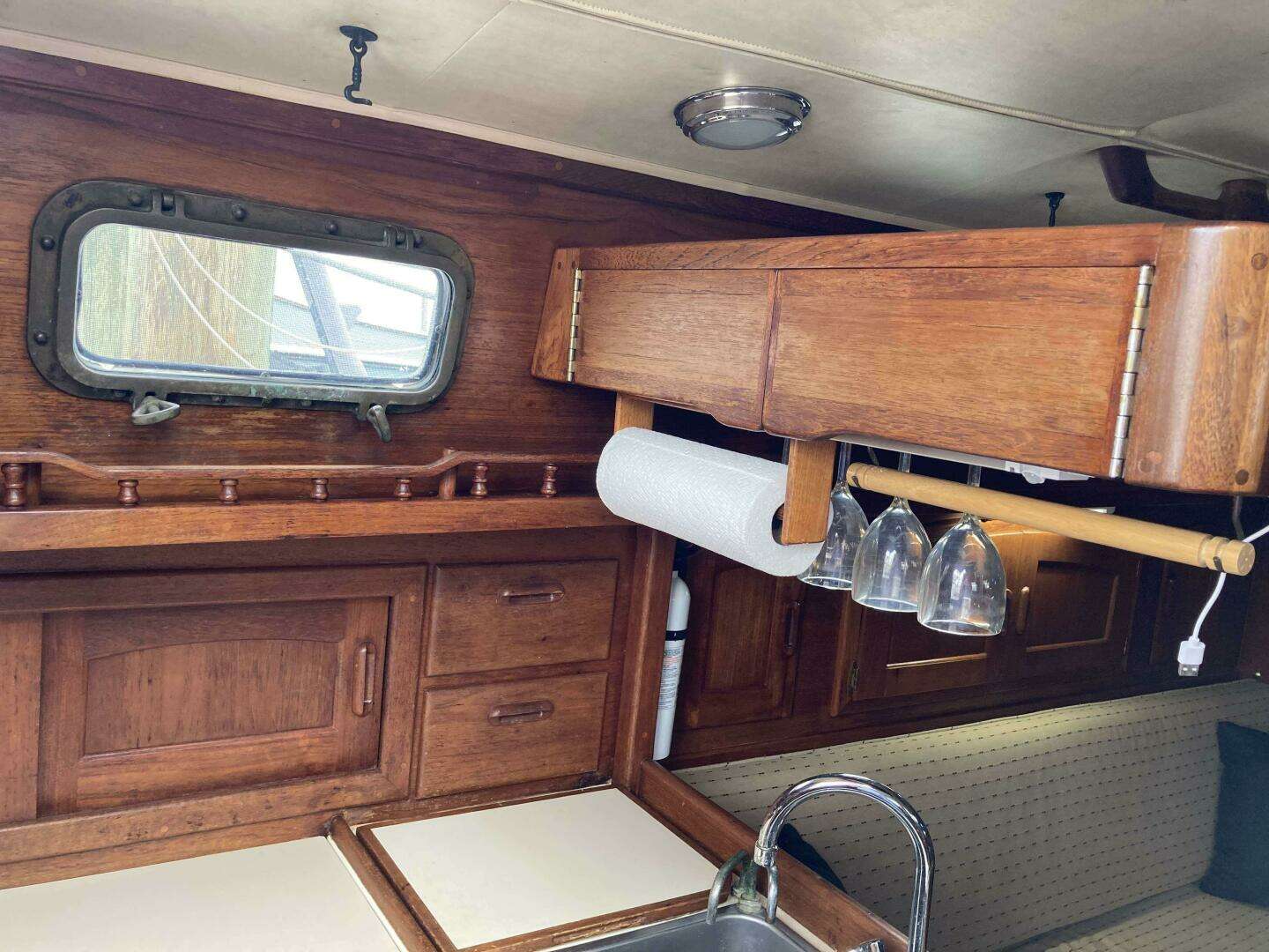 1990 Pacific Seacraft 34 Voyager - Image 10