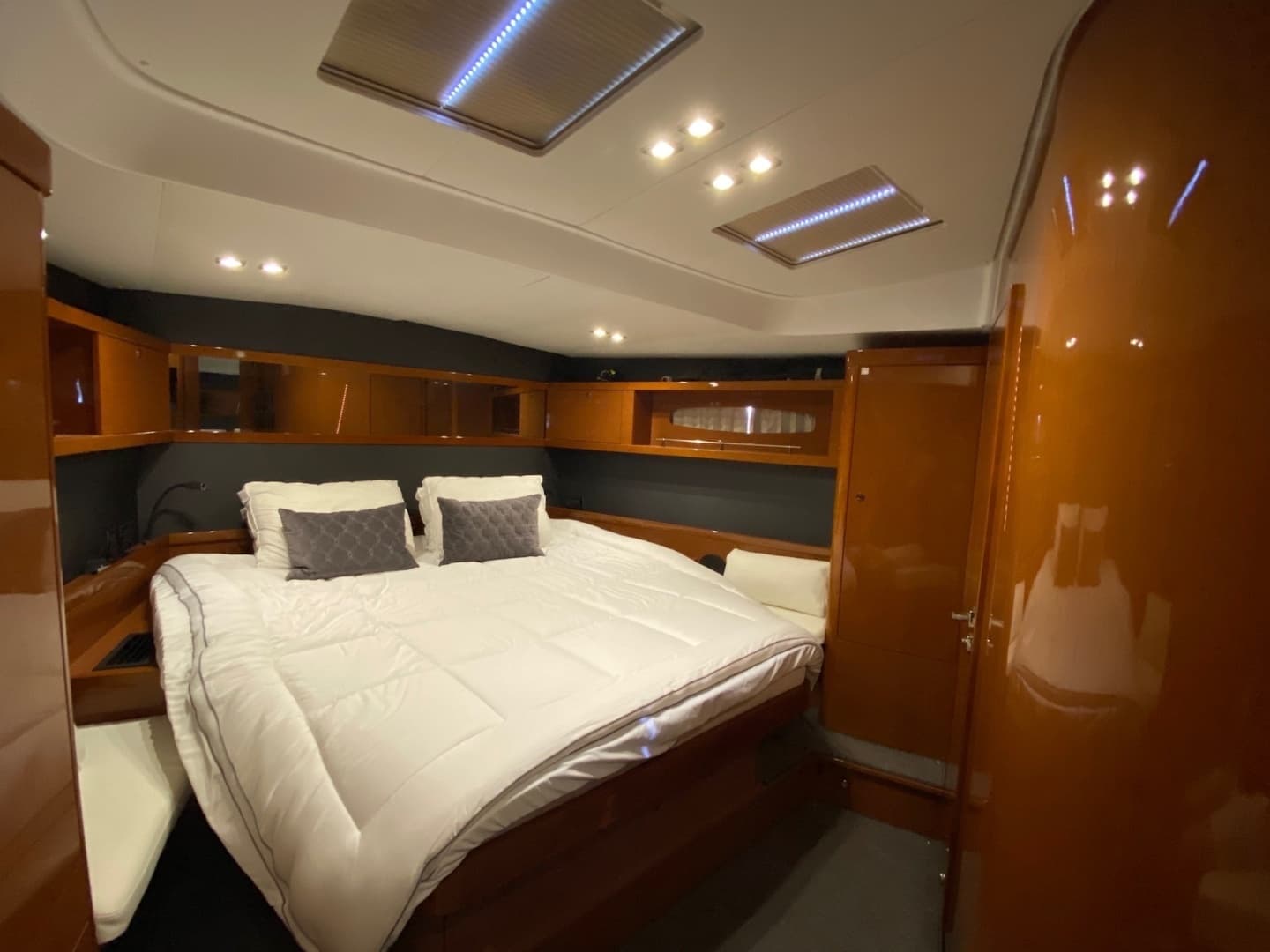 2016 Beneteau Oceanis 60 - Image 5