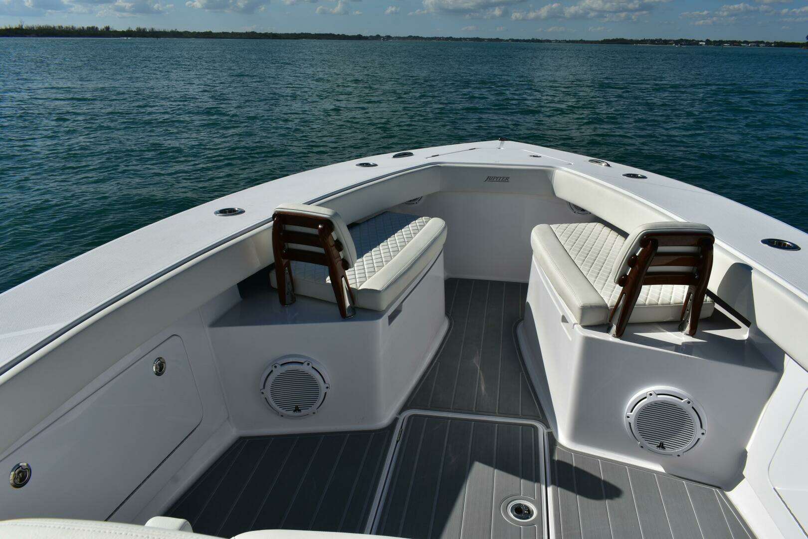 2025 Jupiter 32 FS - Image 10