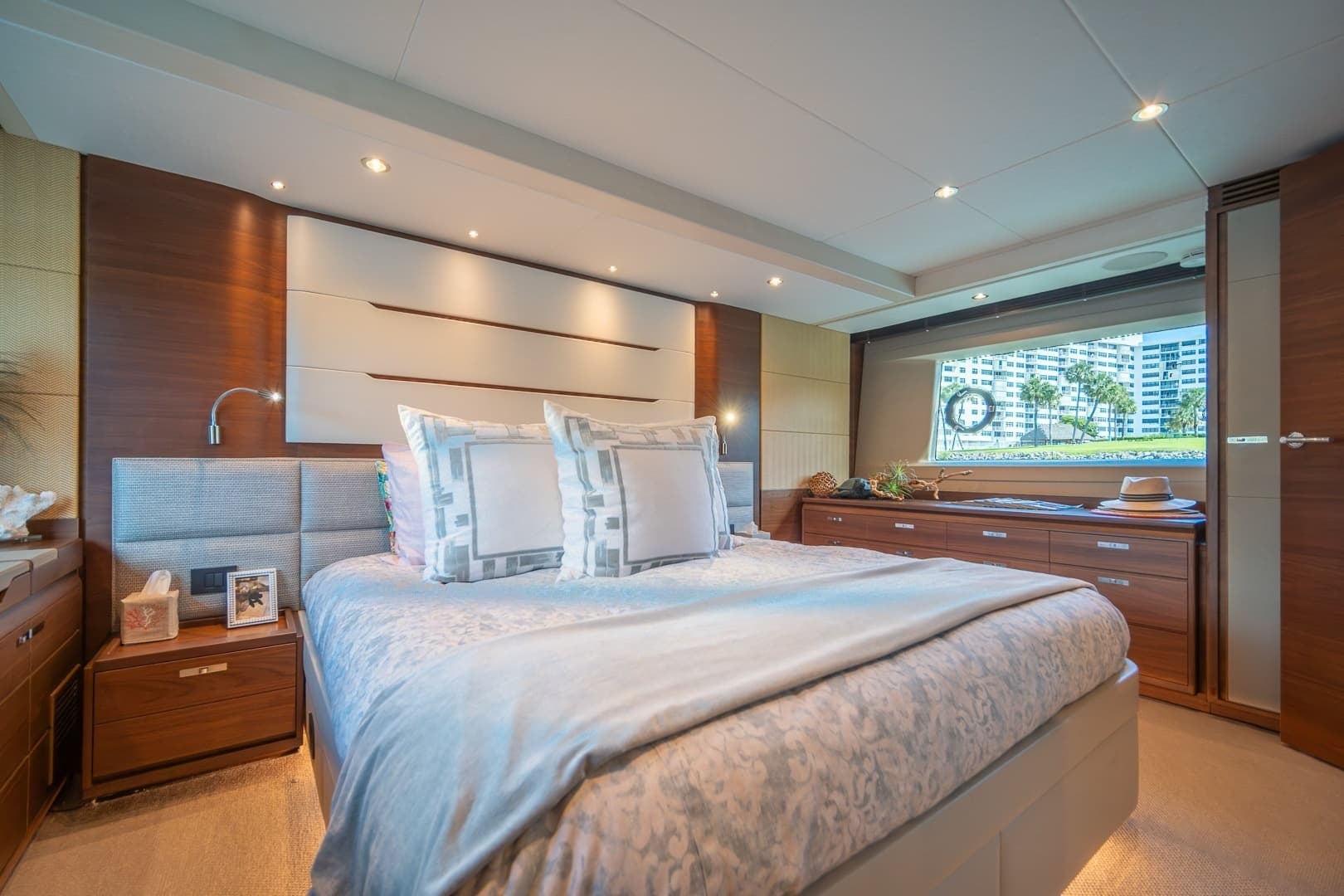2017 Princess 68 Flybridge - Image 40