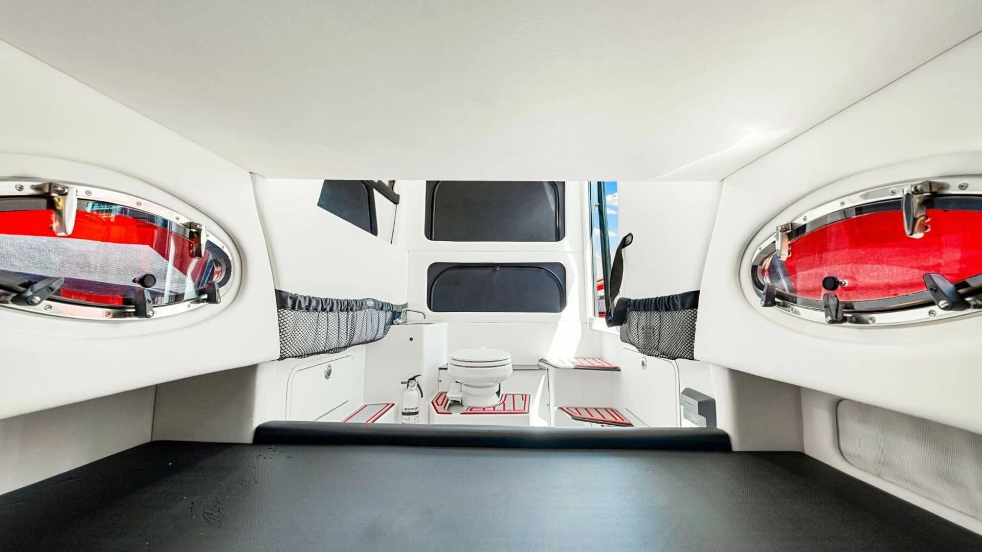 2022 Nor-Tech 390 SS - Image 46