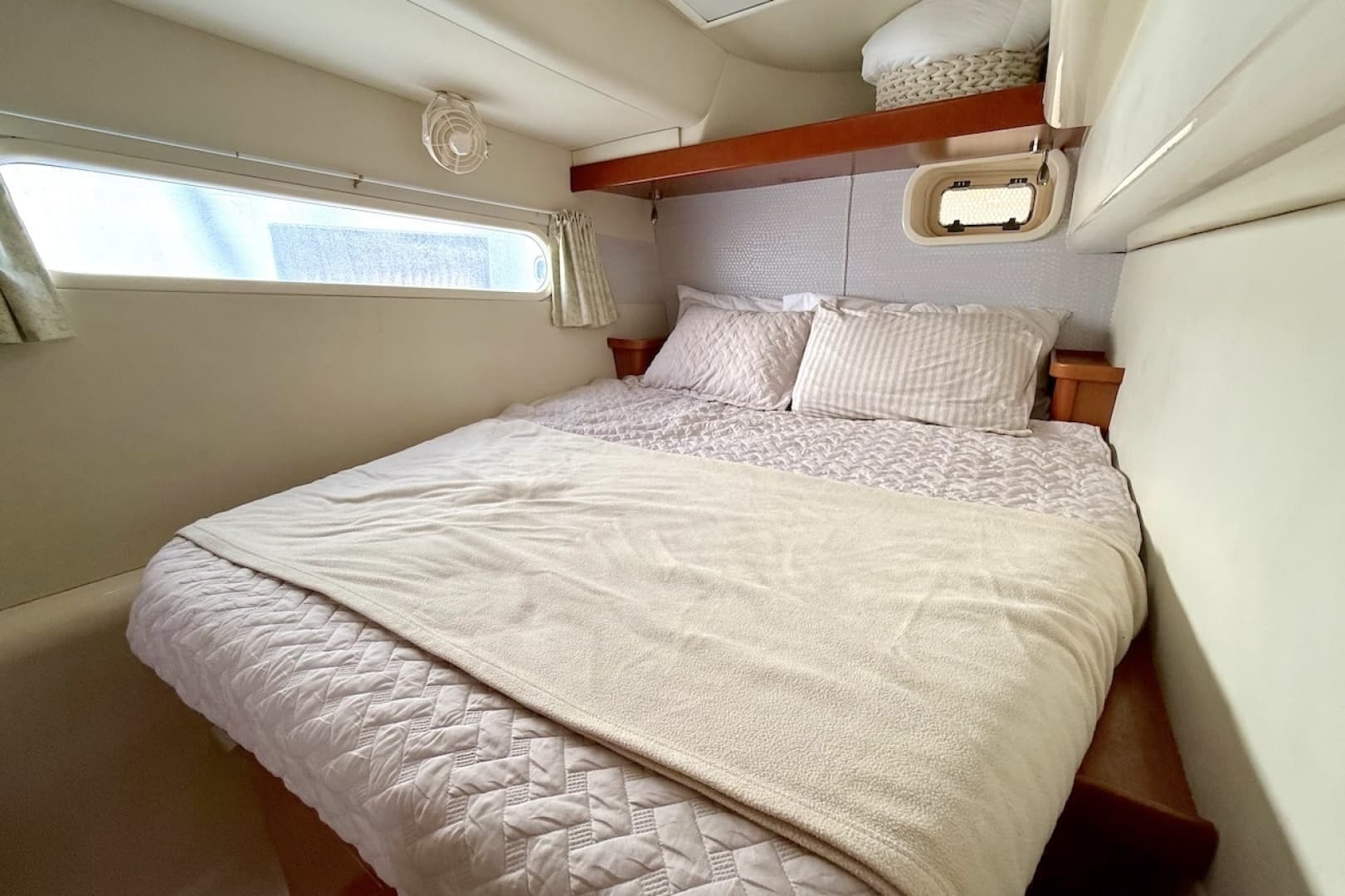 2010 Leopard 46 - Image 71