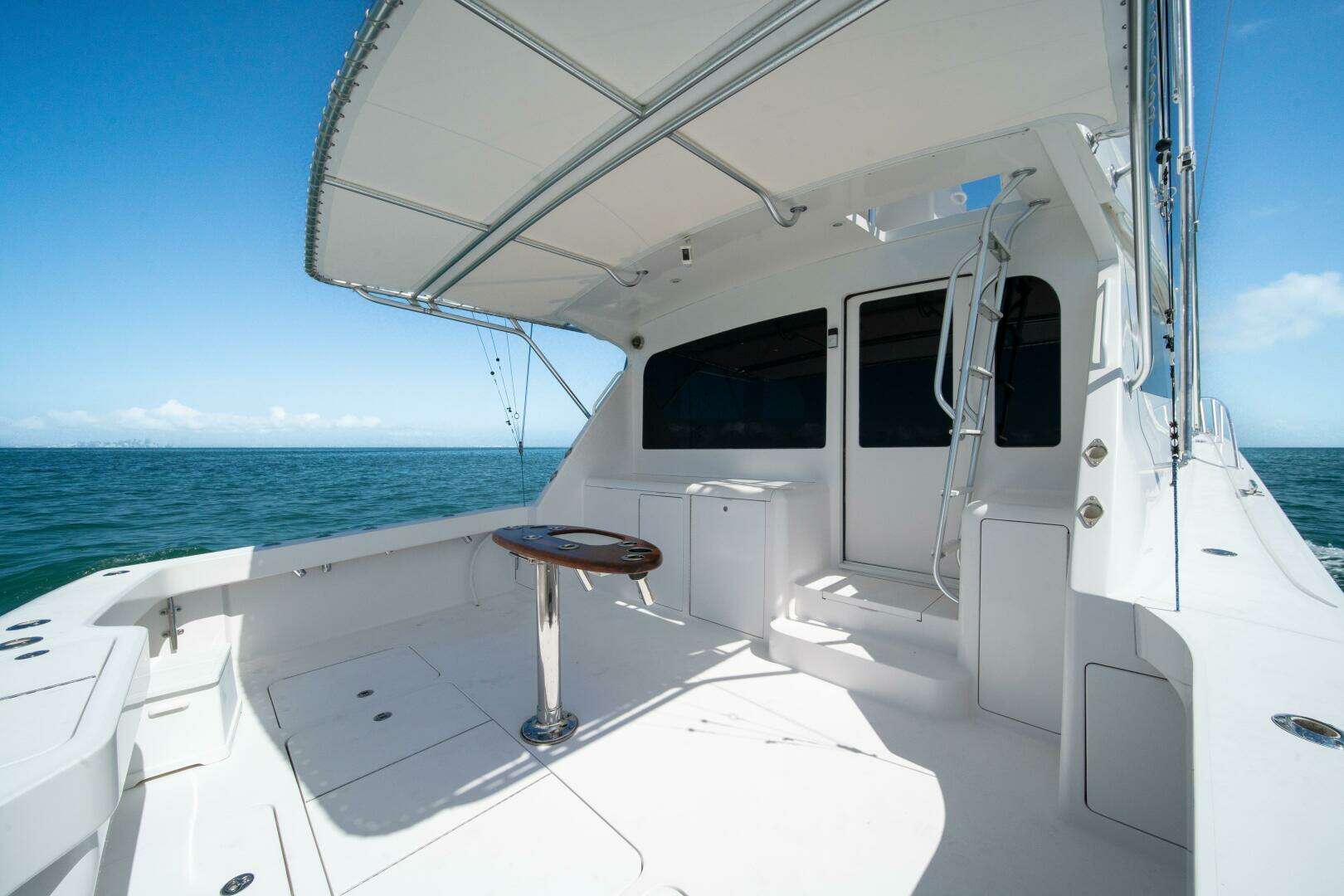 2006 Viking 52 Convertible - Image 4