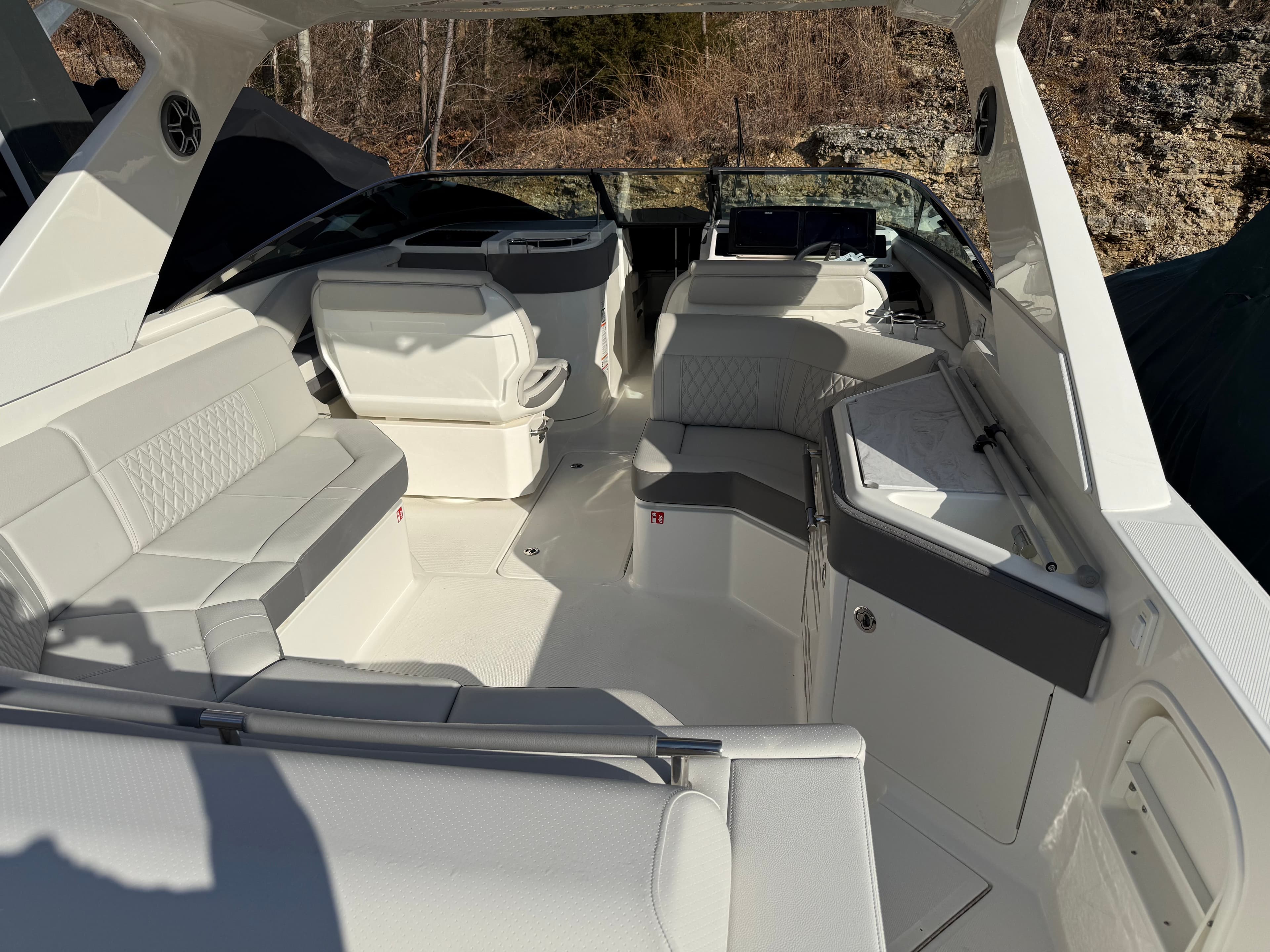 2026 Sea Ray SLX 310 - 17