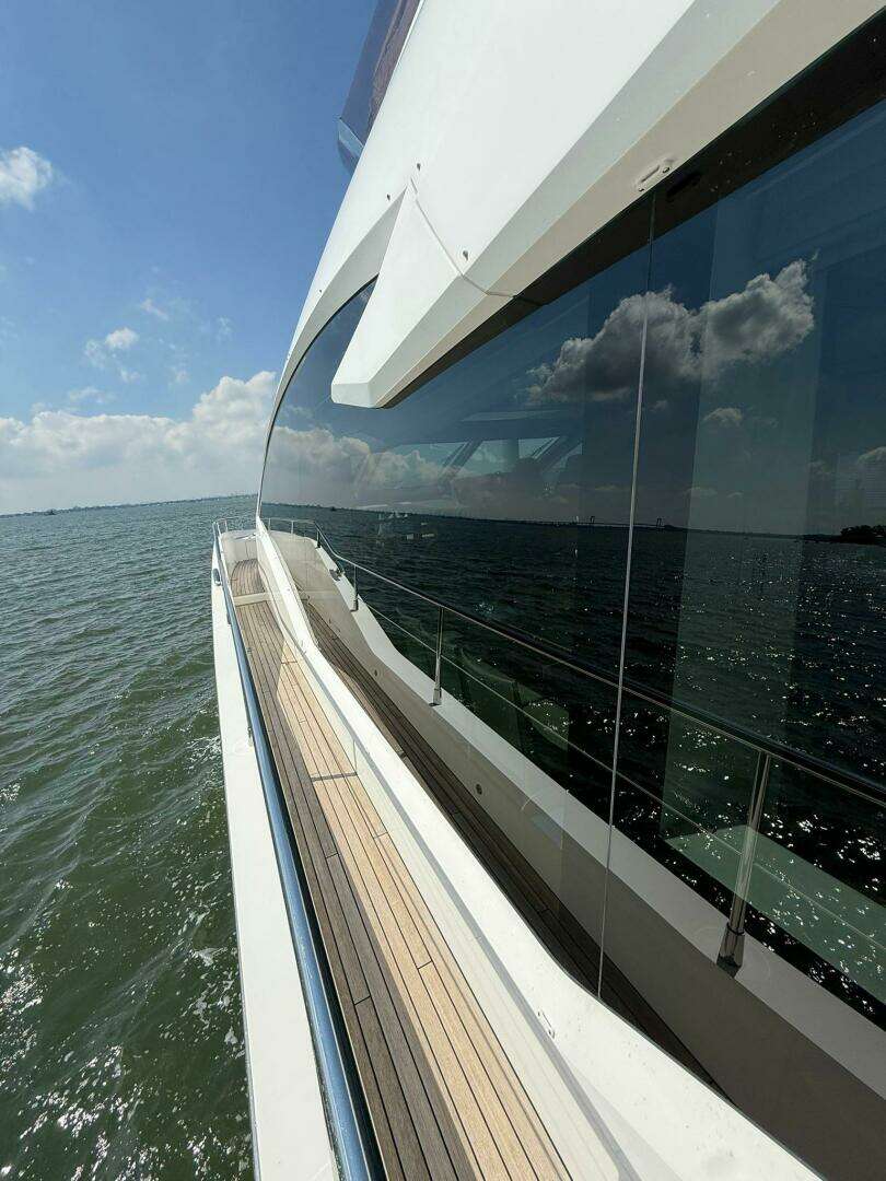 2021 Sunseeker 76 Yacht - Image 3