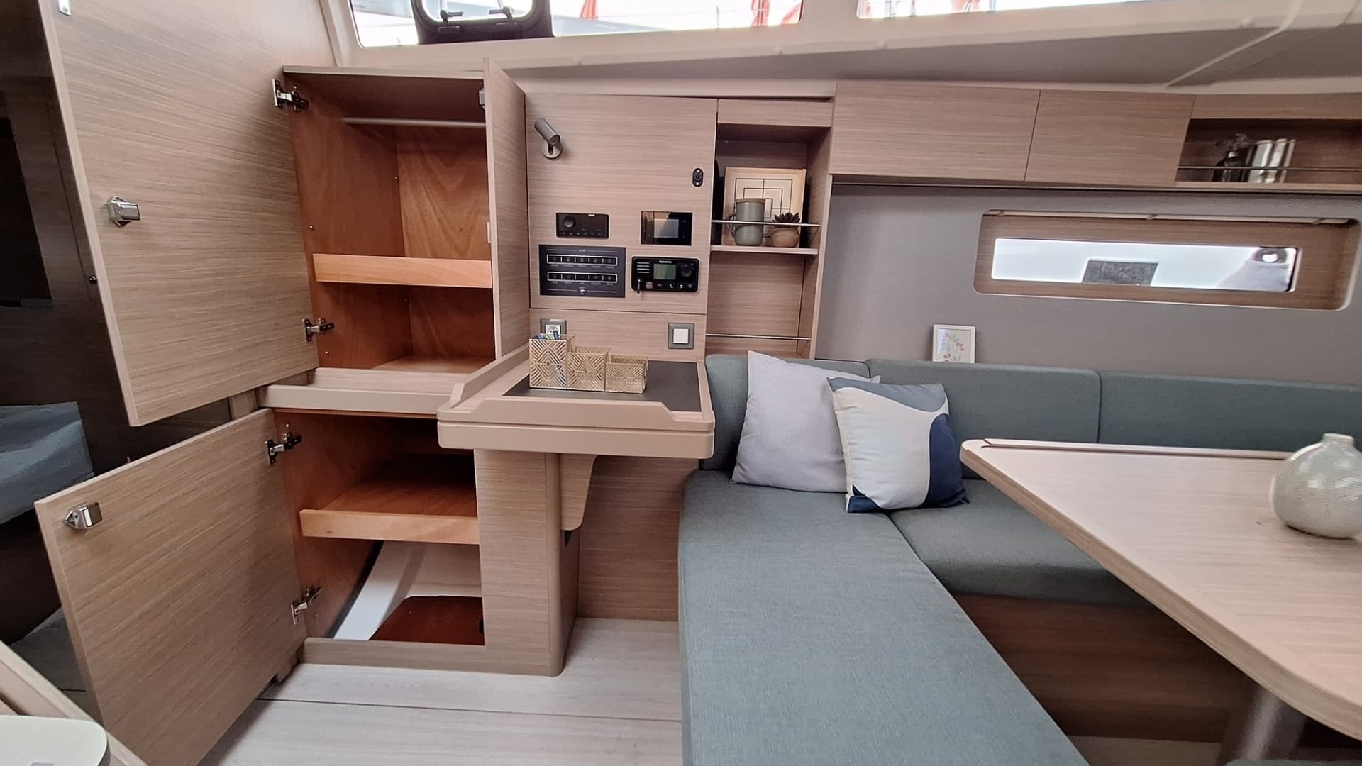 2026 Beneteau Oceanis 37.1 FIRST LINE - Image 18