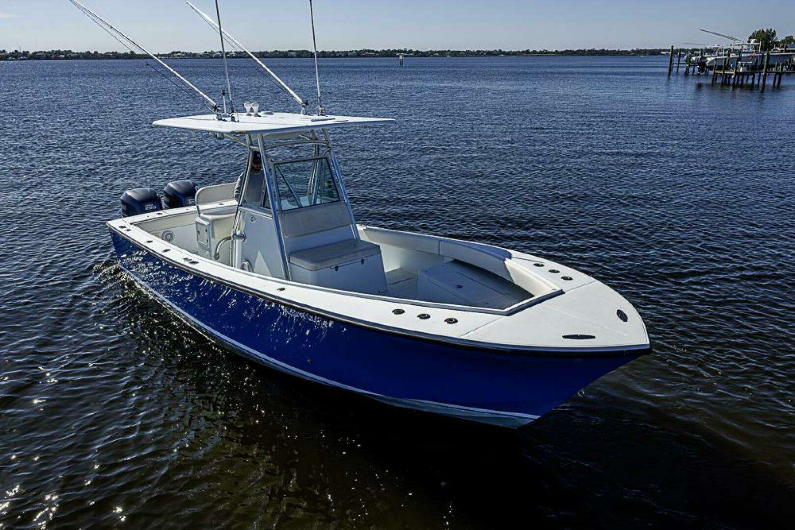 2000 Regulator 26 Forward Seating - Image 2
