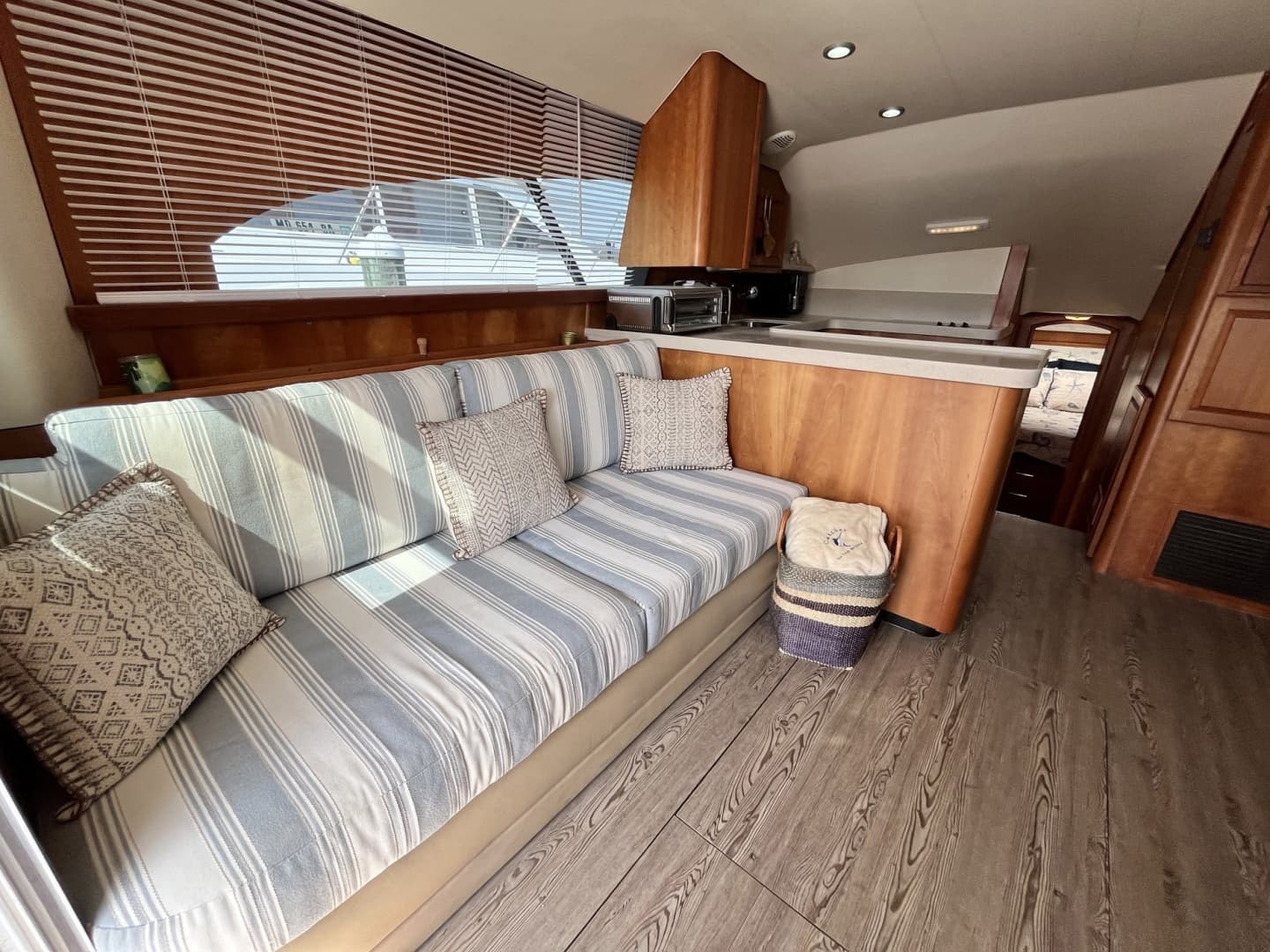 2003 Luhrs 40 Convertible - Image 31