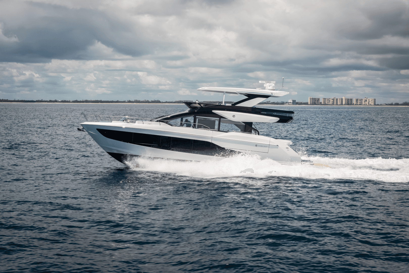 2026 Cruisers Yachts 57 FLY - Image 15