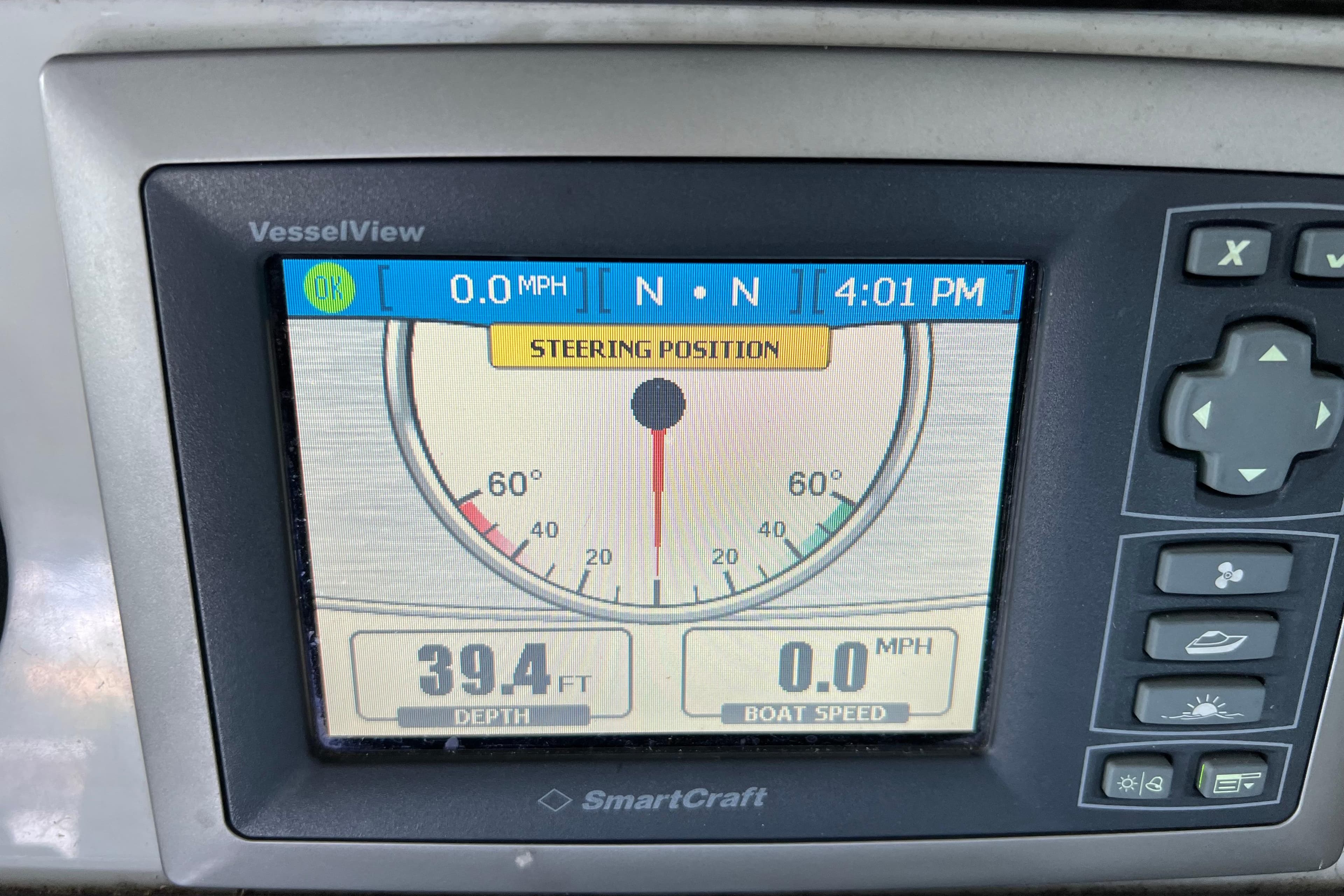 SmartCraft VesselView display on 2009 Searay 470 Sundancer showing depth and speed.