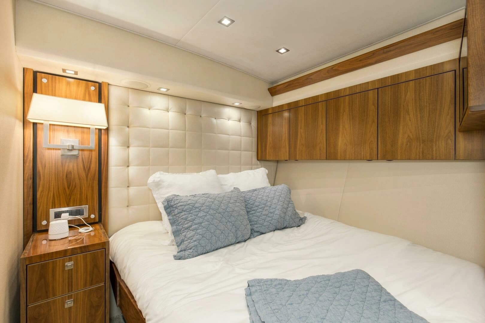 2016 Viking 92 Enclosed Bridge - Image 40