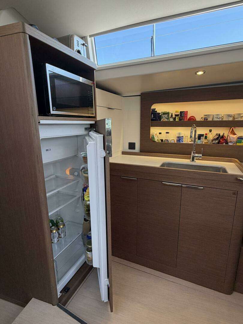 2022 Beneteau Oceanis Yacht - Image 30