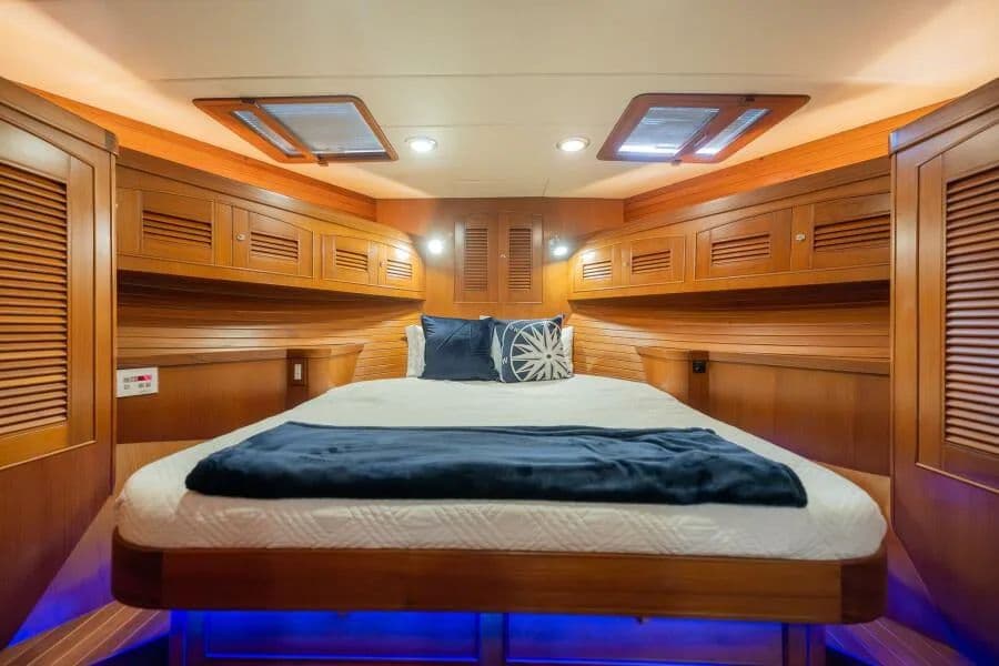 2003 Marlow 70E - 31