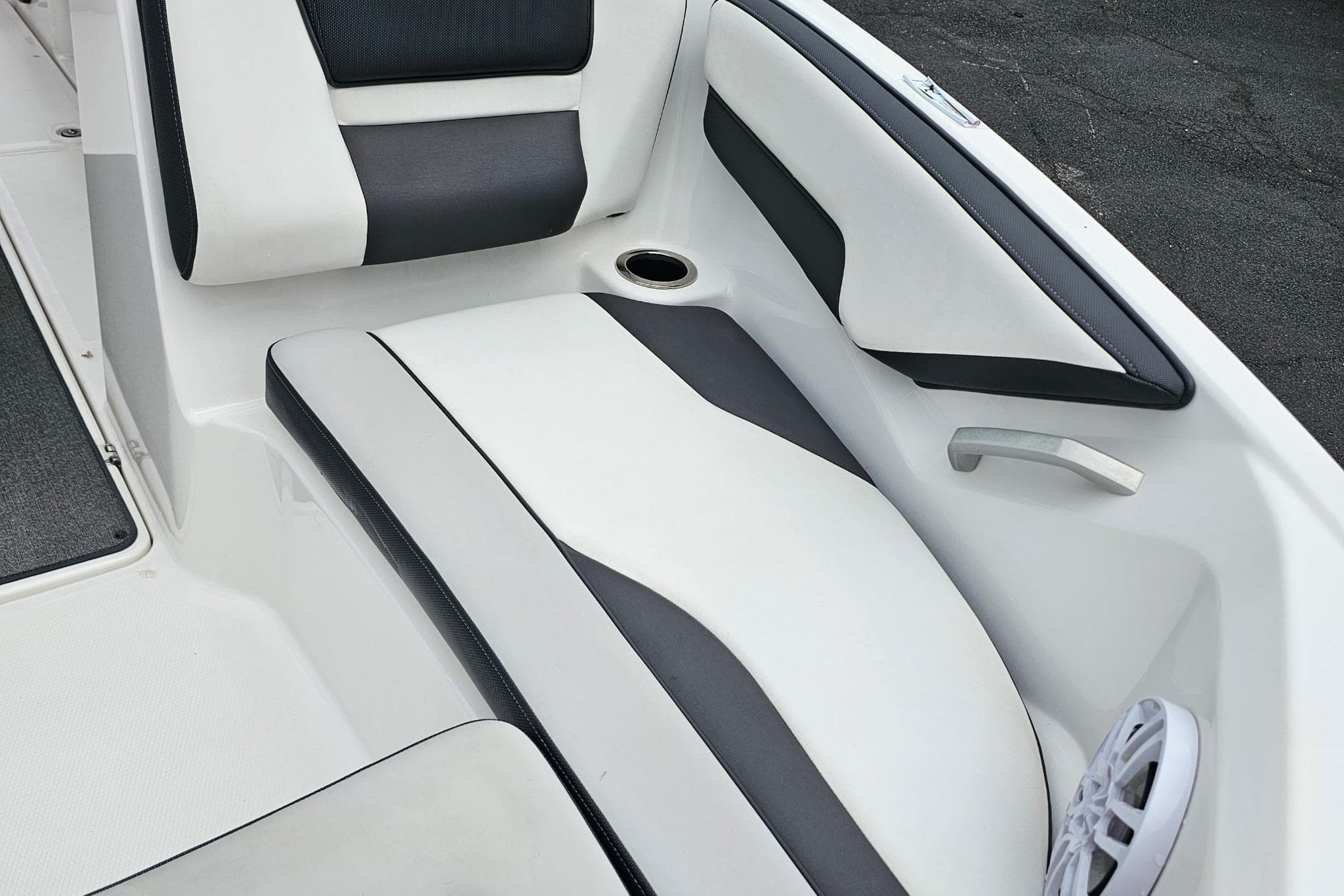 2019 Yamaha Boats AR195 interior seating with sleek black and white design.