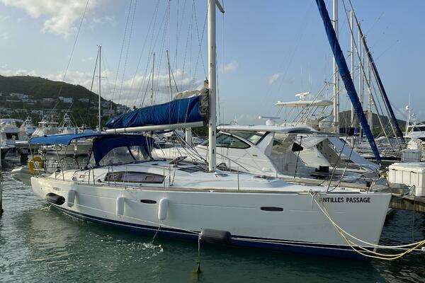 2010 Beneteau Oceanis 43 - Image 1