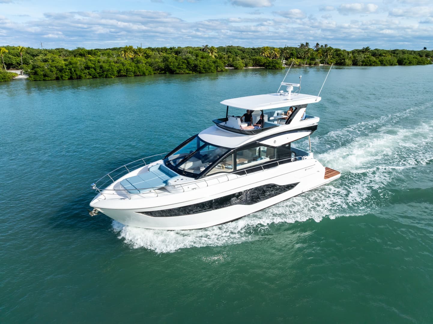 2026 Cruisers Yachts 50 FLY - Image 17