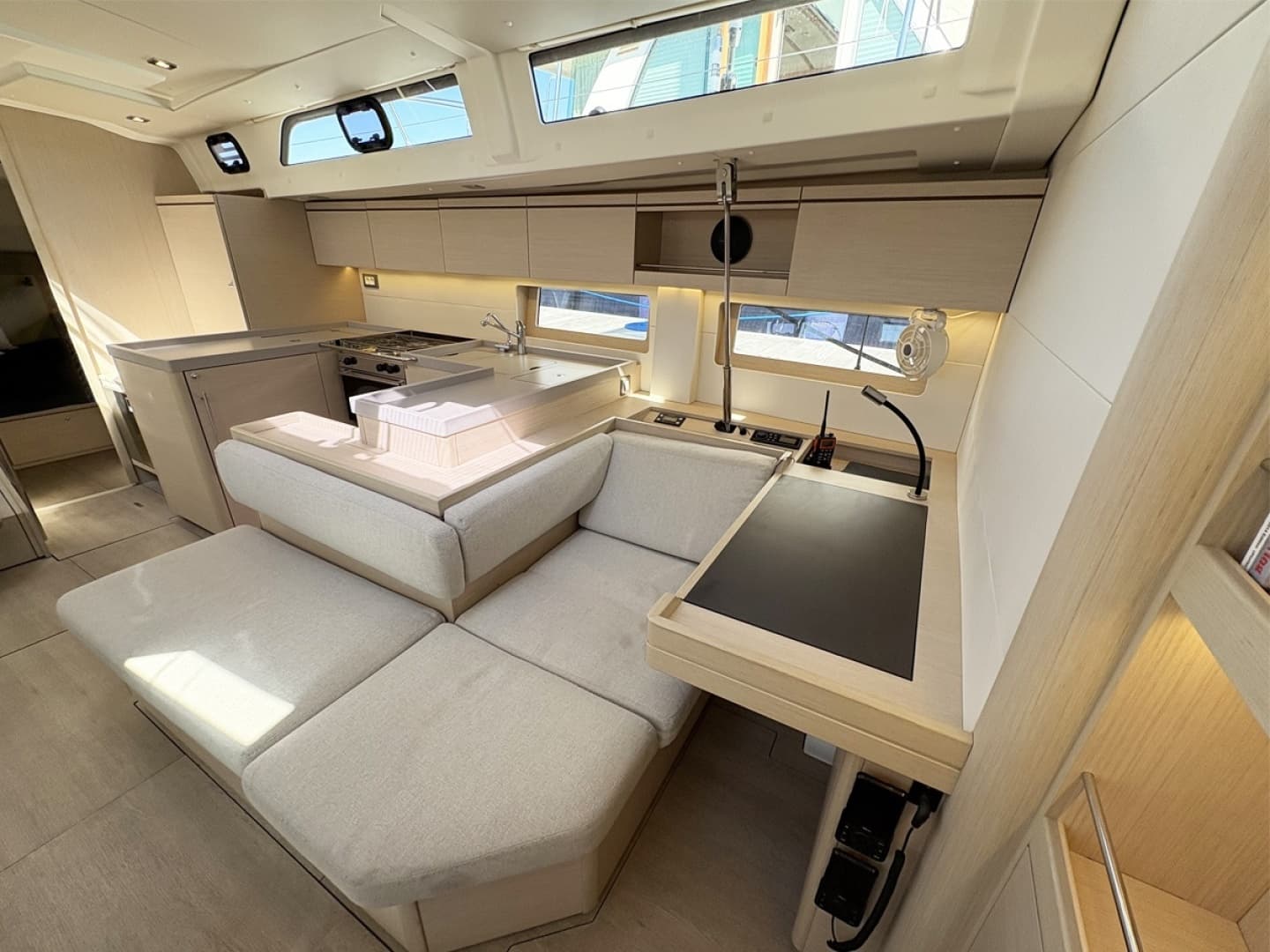 2020 Beneteau Oceanis 51.1 - Image 22