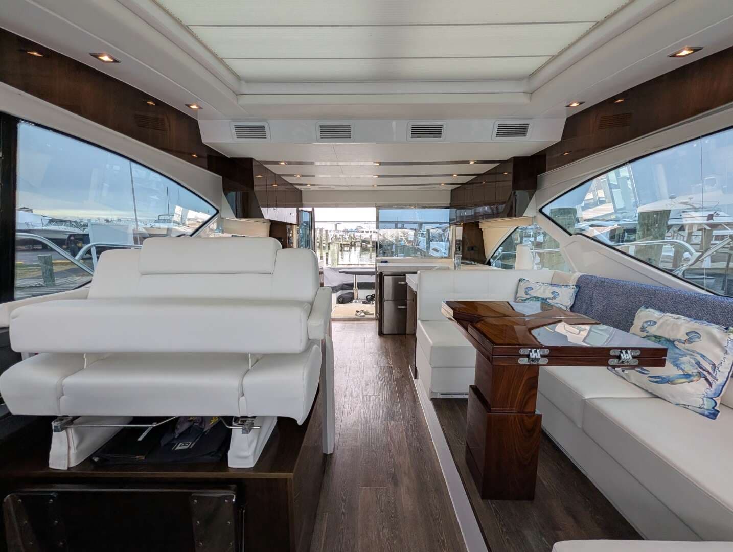2022 Cruisers Yachts 54 Cantius - Image 18