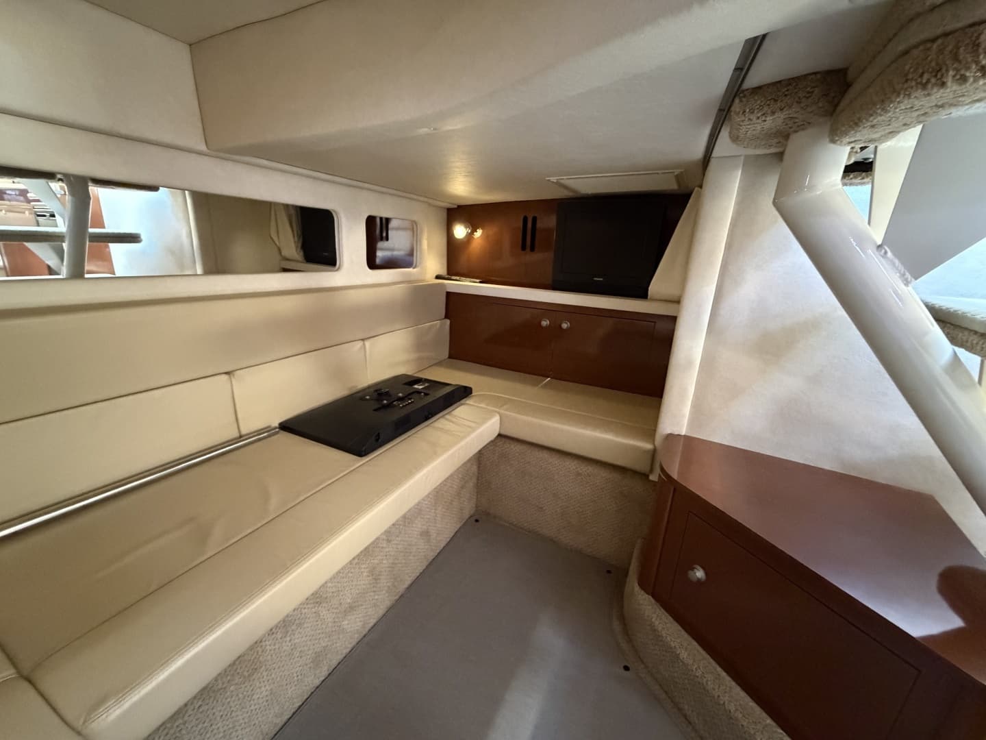 2008 Sea Ray 330 Sundancer - Image 19