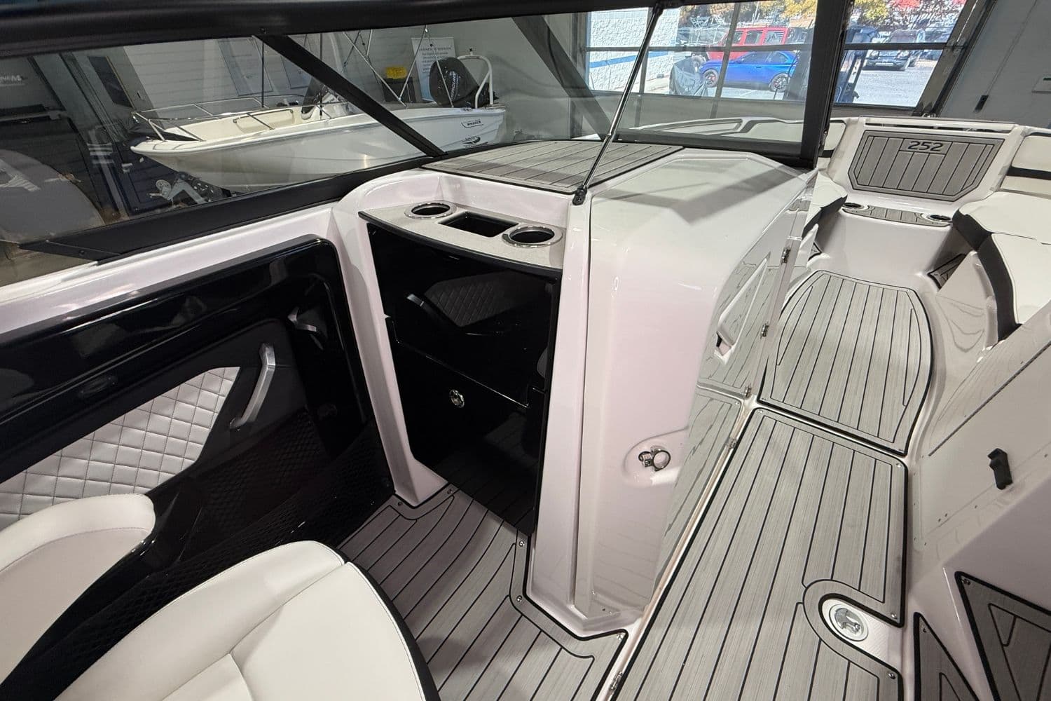 2026 Yamaha Boats 252S - 19