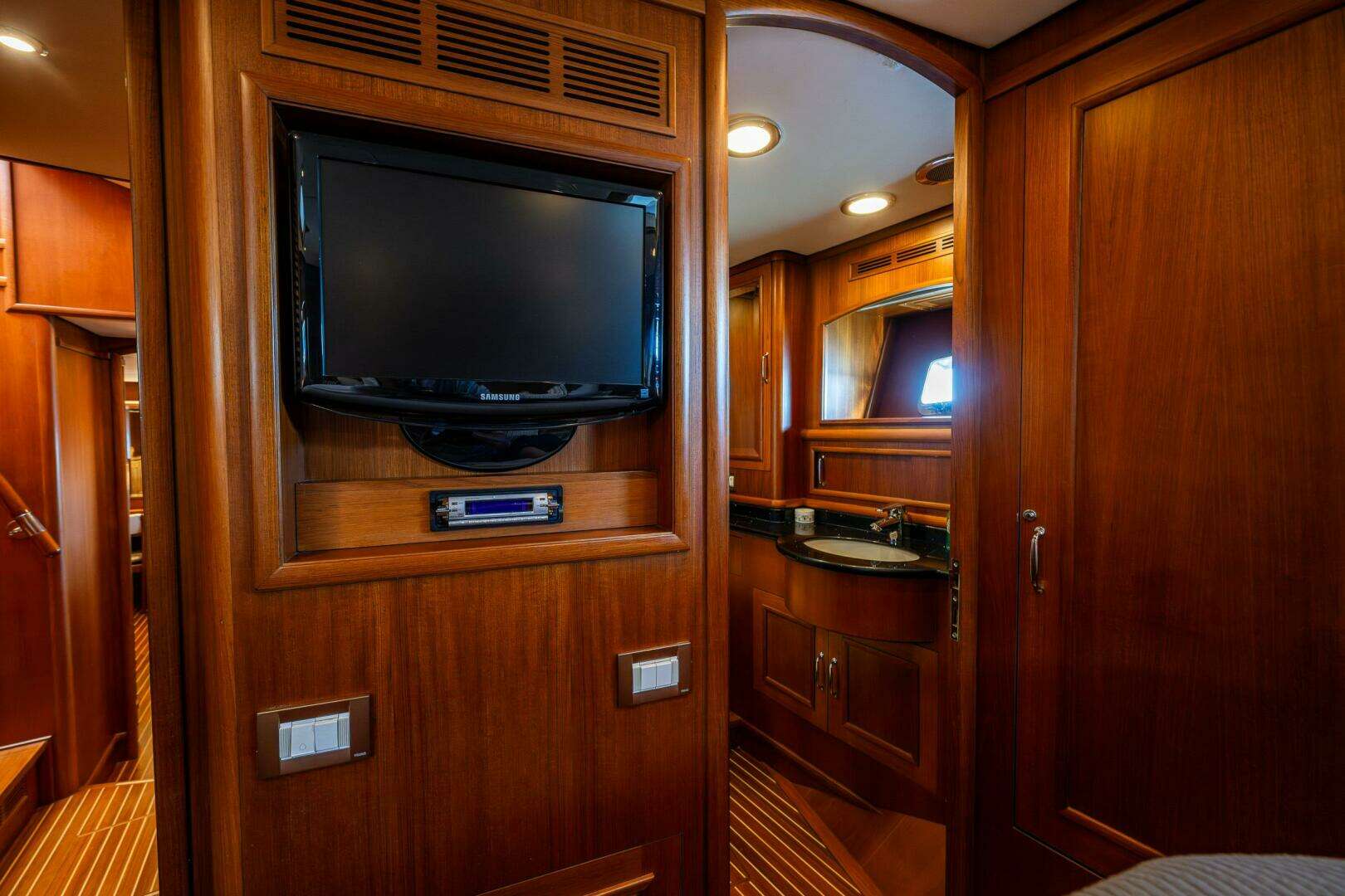 2007 Grand Banks 59 Aleutian Raised Pilothouse - Image 25